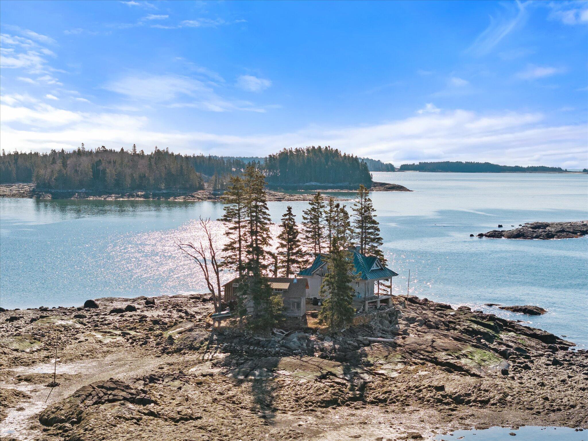 9999 Cove Island — photo