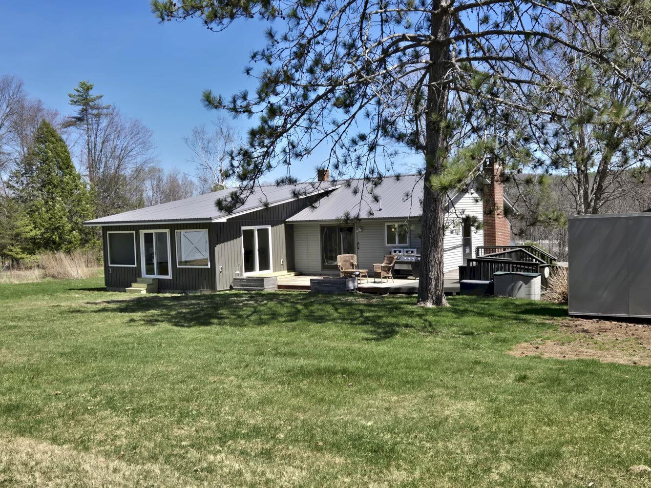 402 Town Farm Road — photo