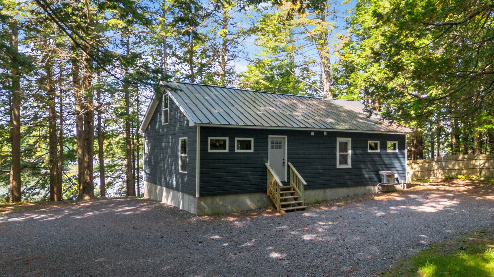 25 Gifford Place & Blake Island — photo