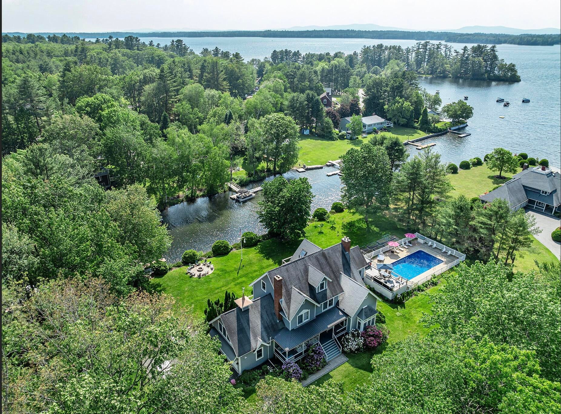 12 Bayview Drive — photo