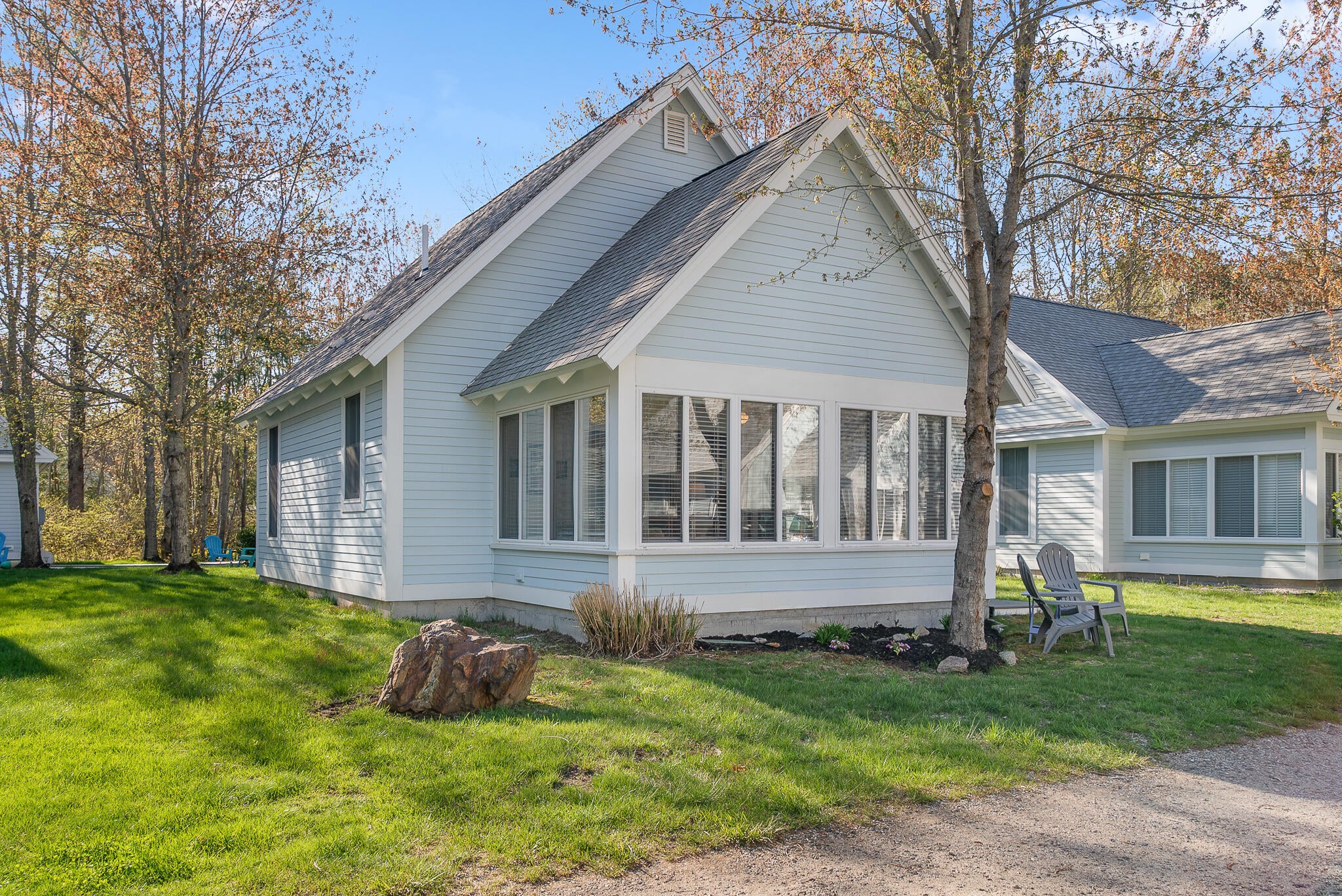 454 Post Road 137 — photo