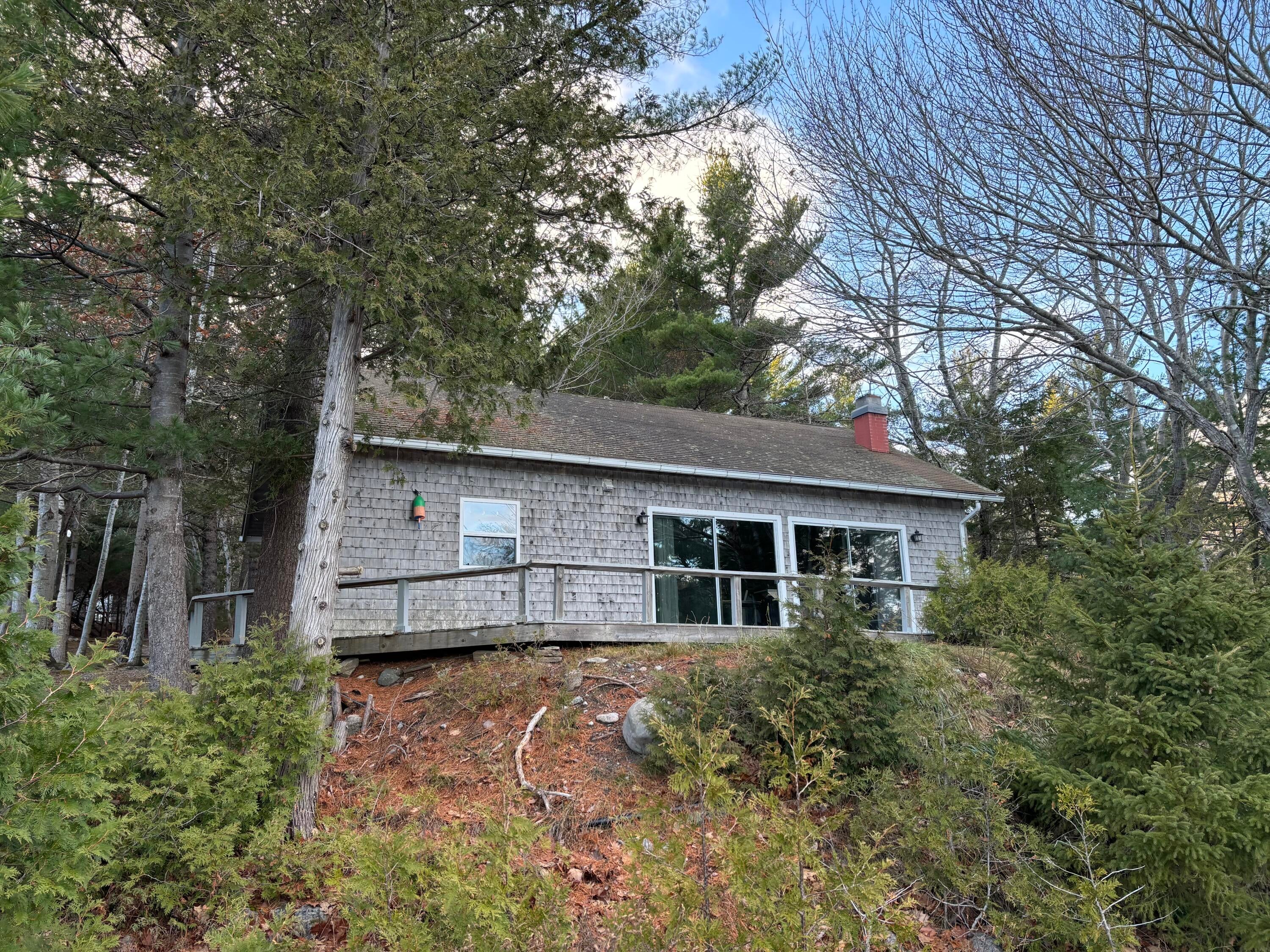 70 Hall Quarry Road — photo