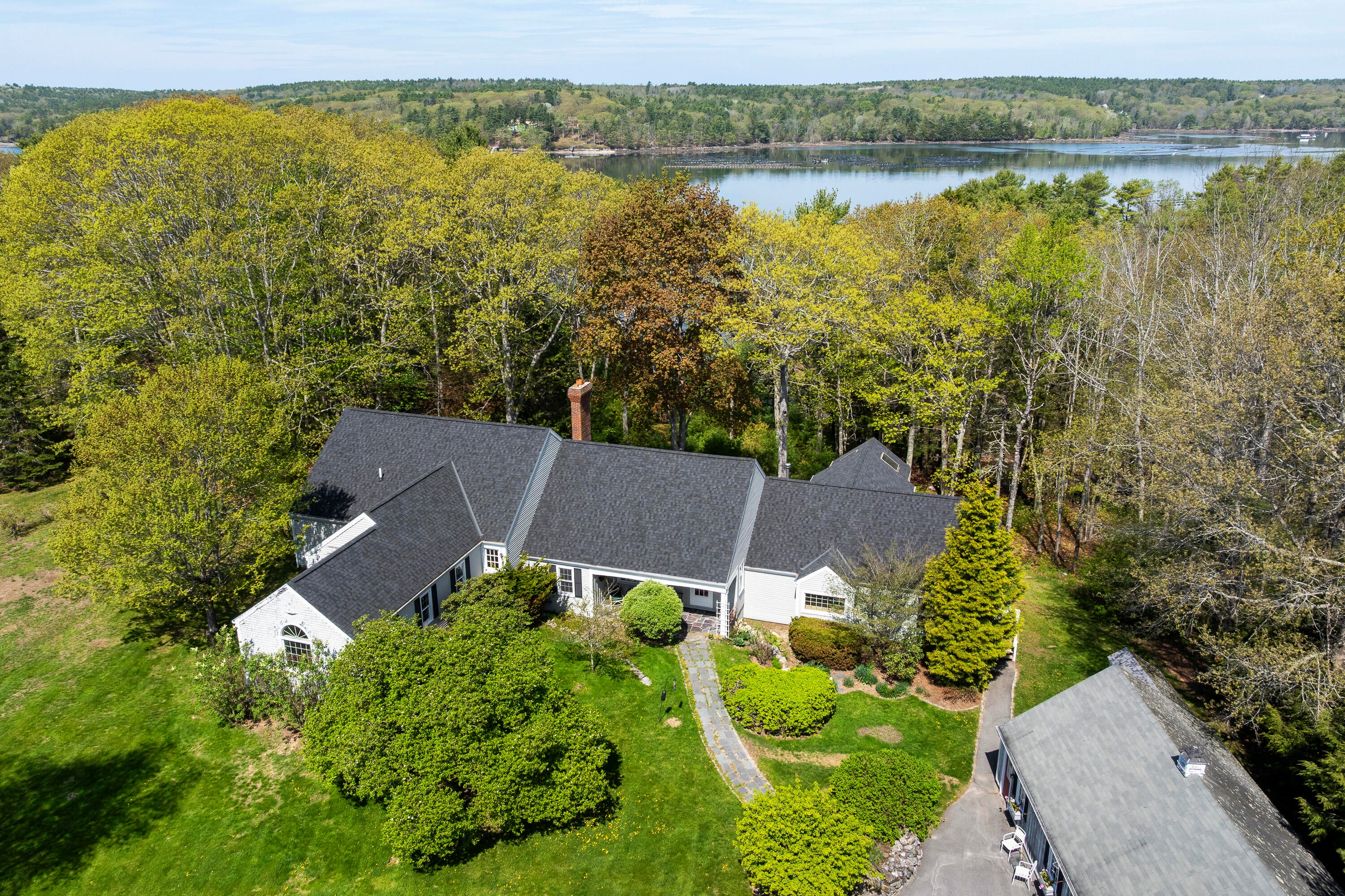 31 Woodward Farm Road — photo