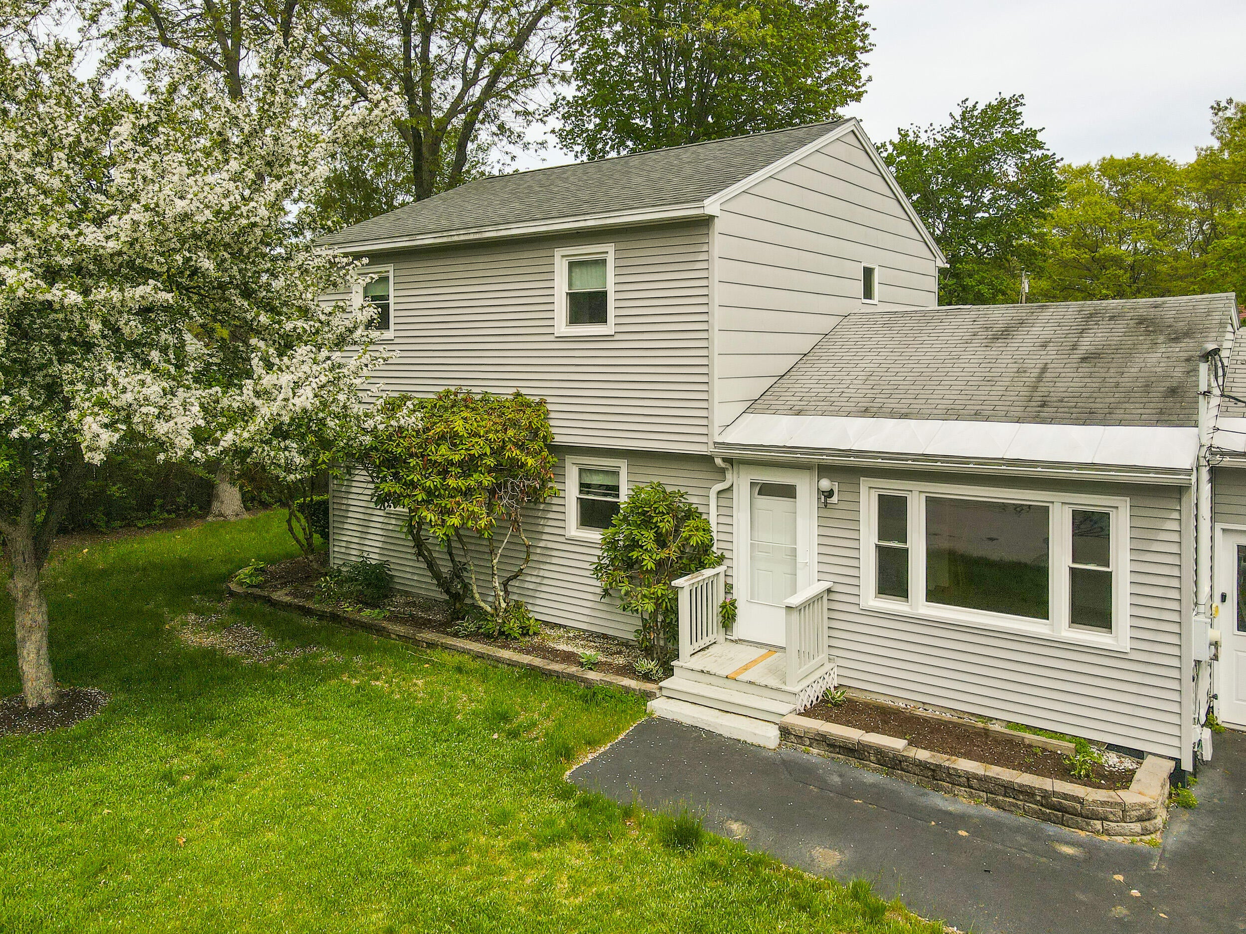 92 Farview Drive — photo