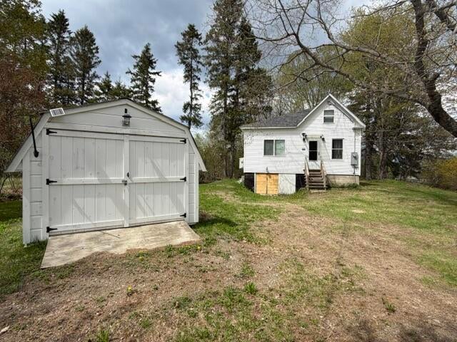 33 River Road — photo