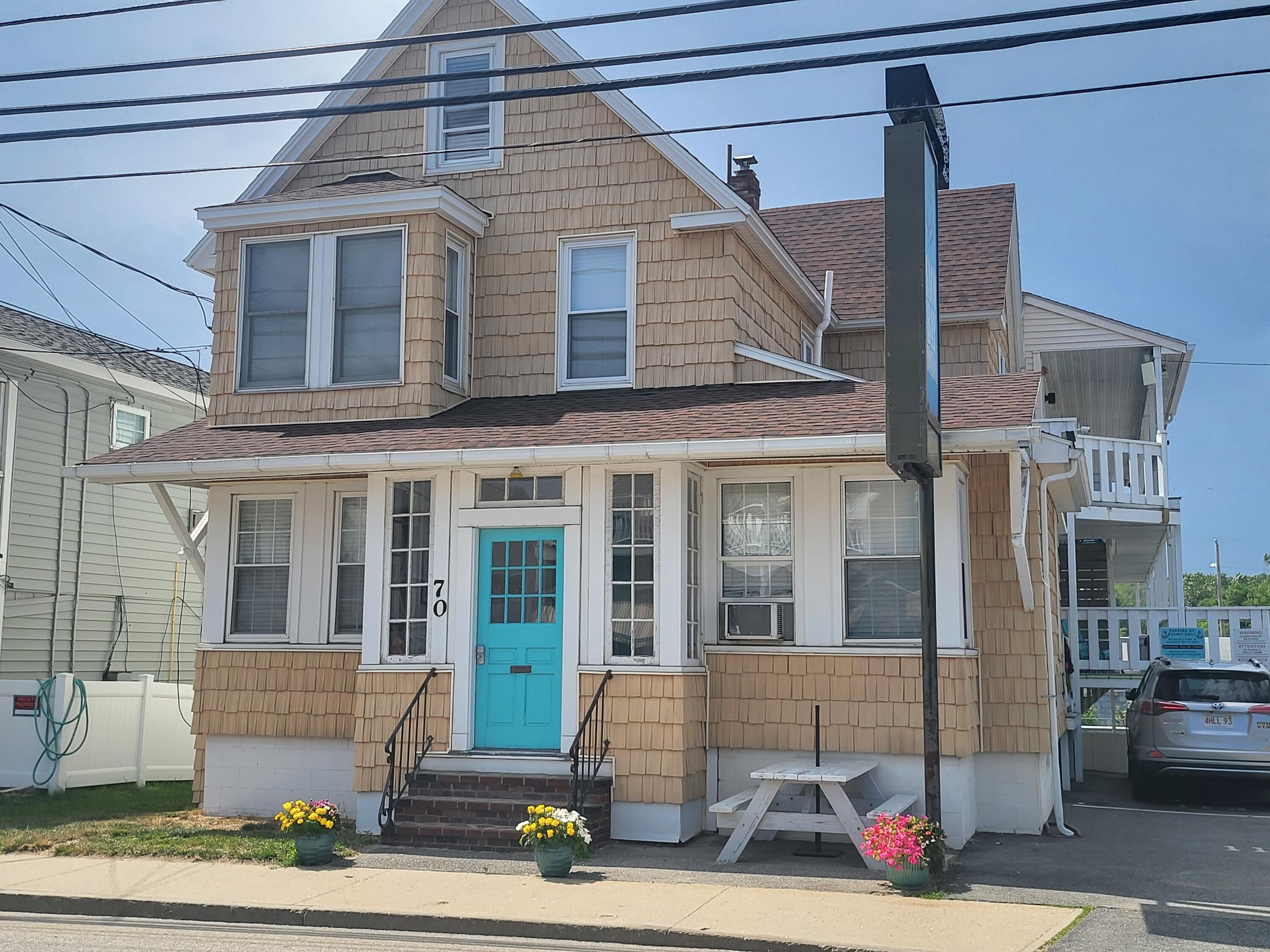 70 E Grand Avenue 114 — photo