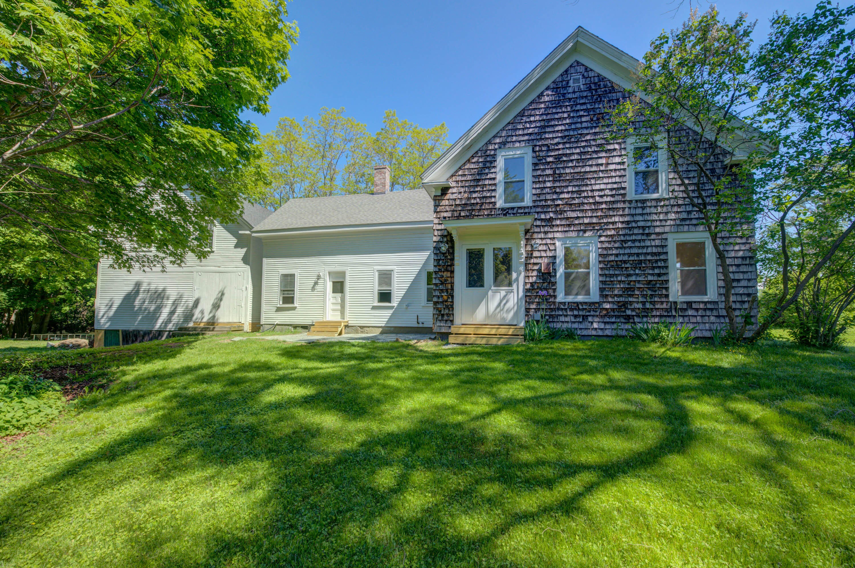 12 Middle Road — photo