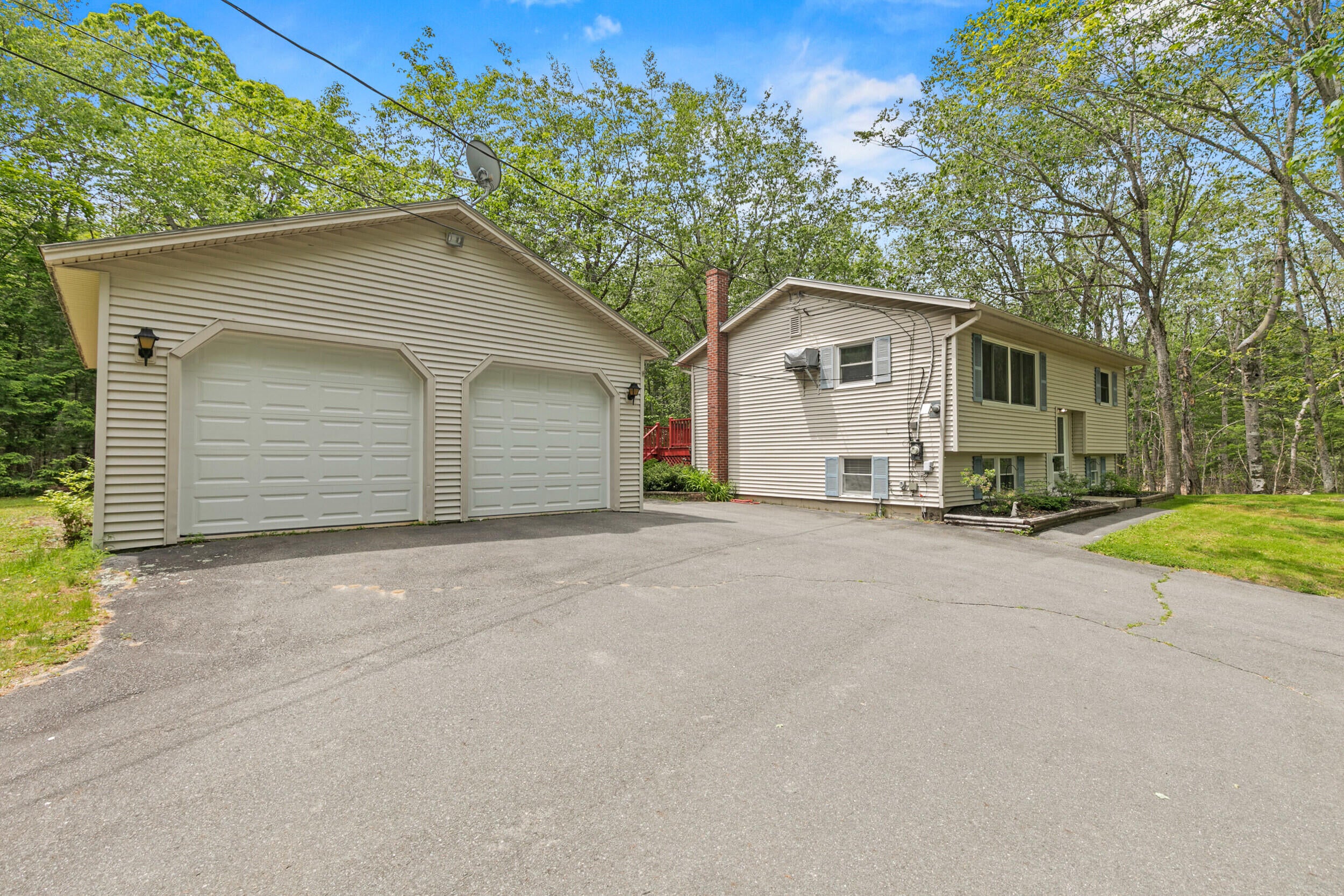 81 Highland Road — photo