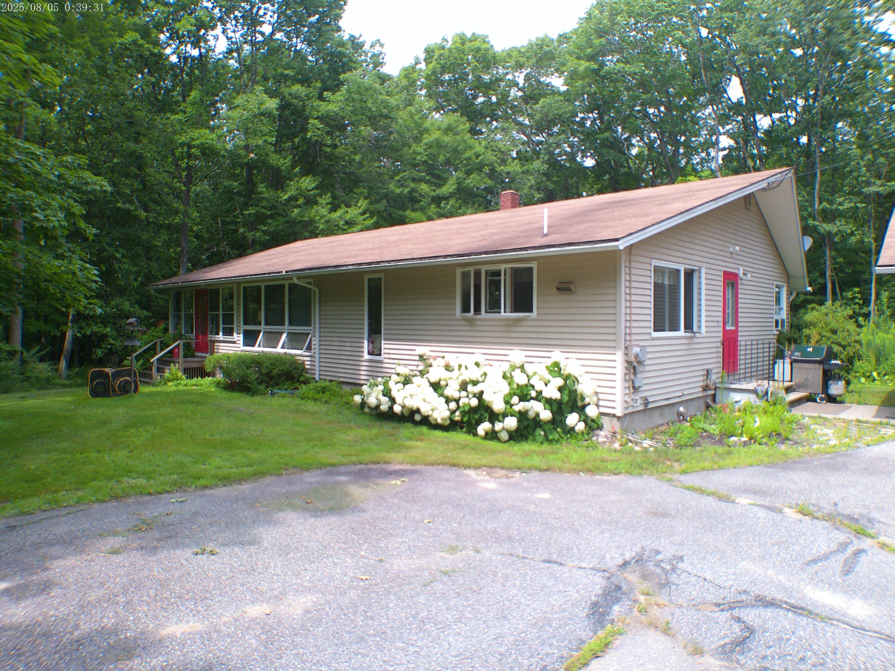 43 Round-The-Pond Road — photo