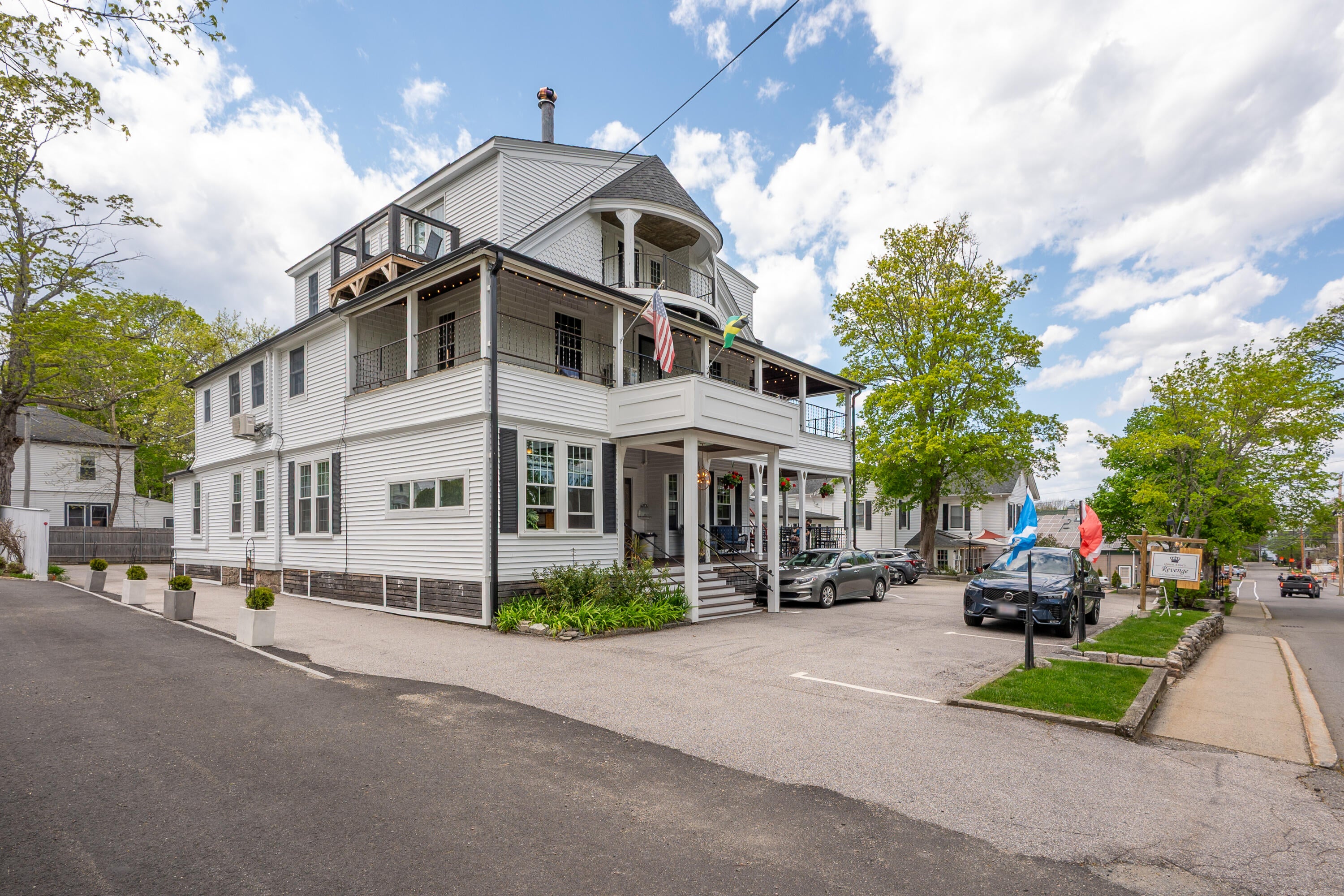 35-39 Holland Avenue — photo
