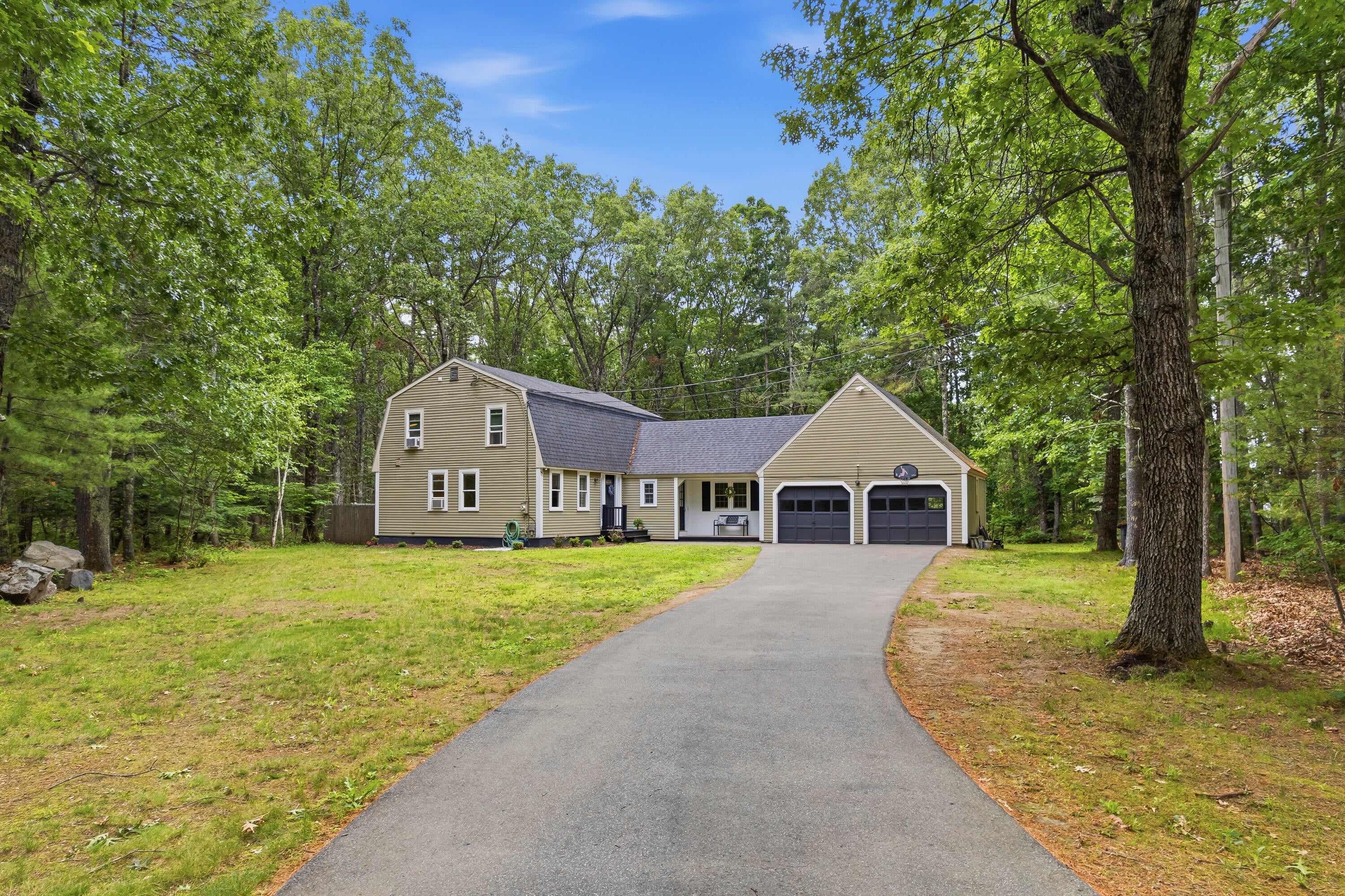 32 Pennymeadow Walk — photo