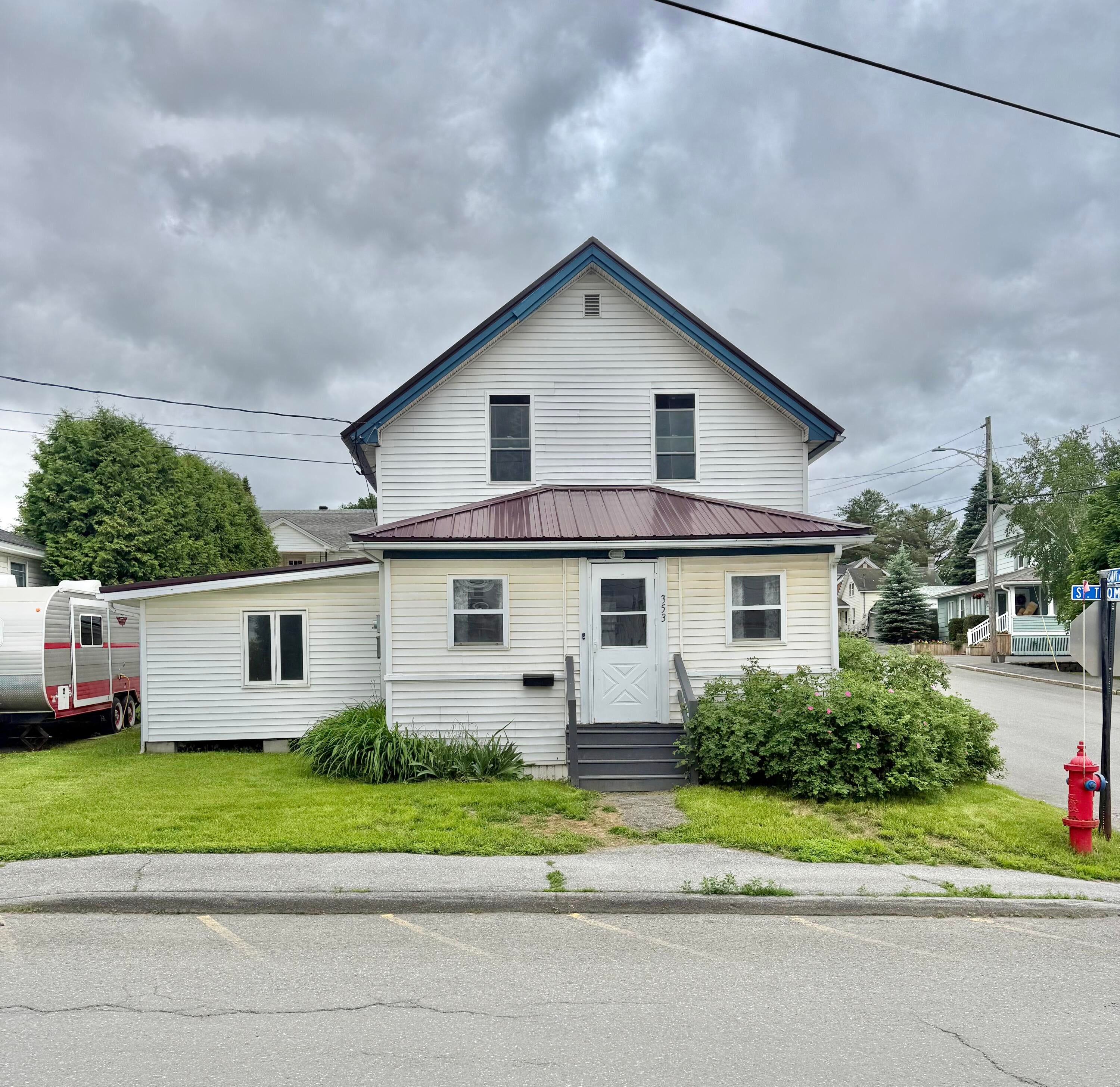 353 Saint Thomas Street — photo