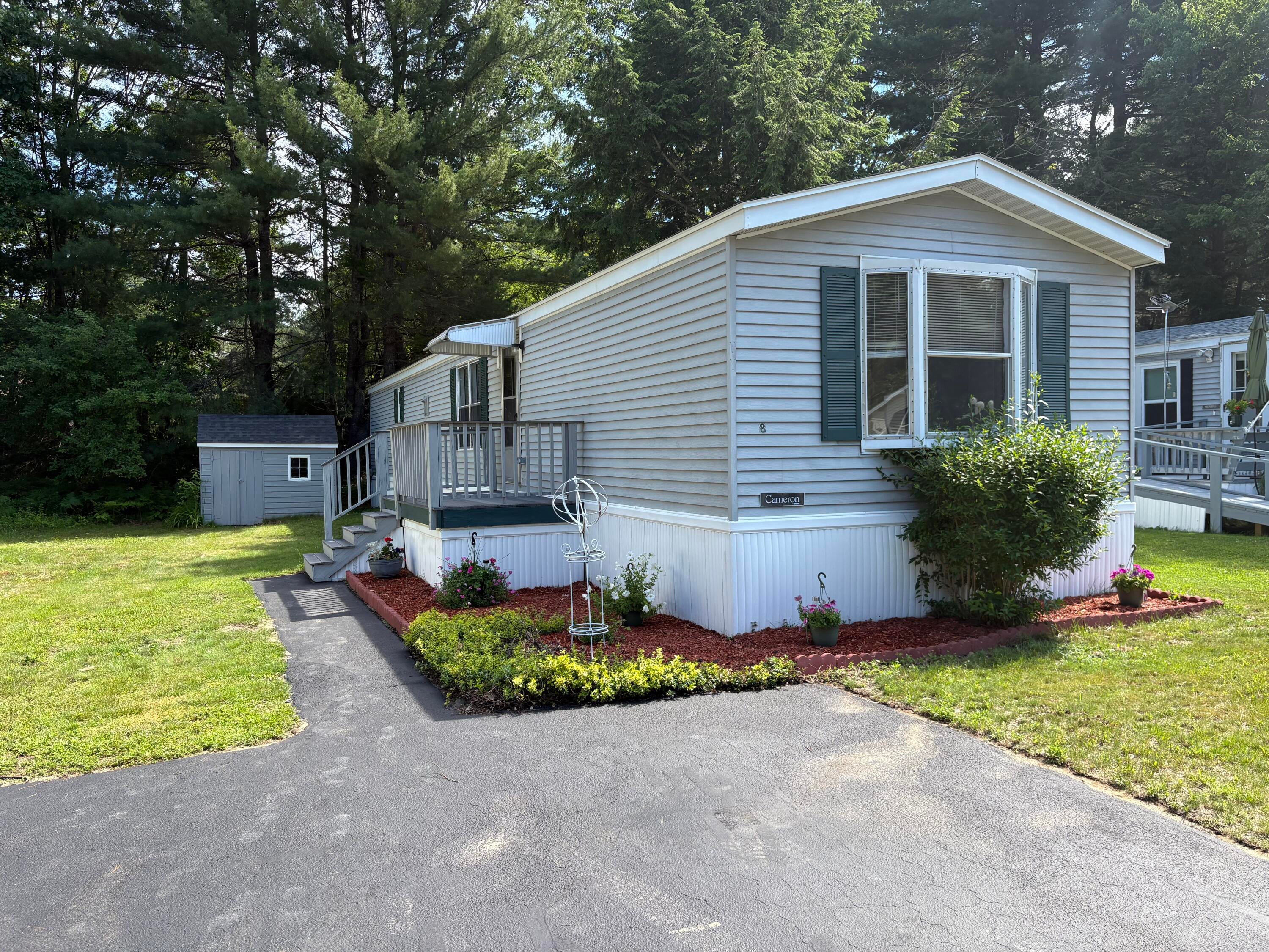 8 Mayflower Drive — photo
