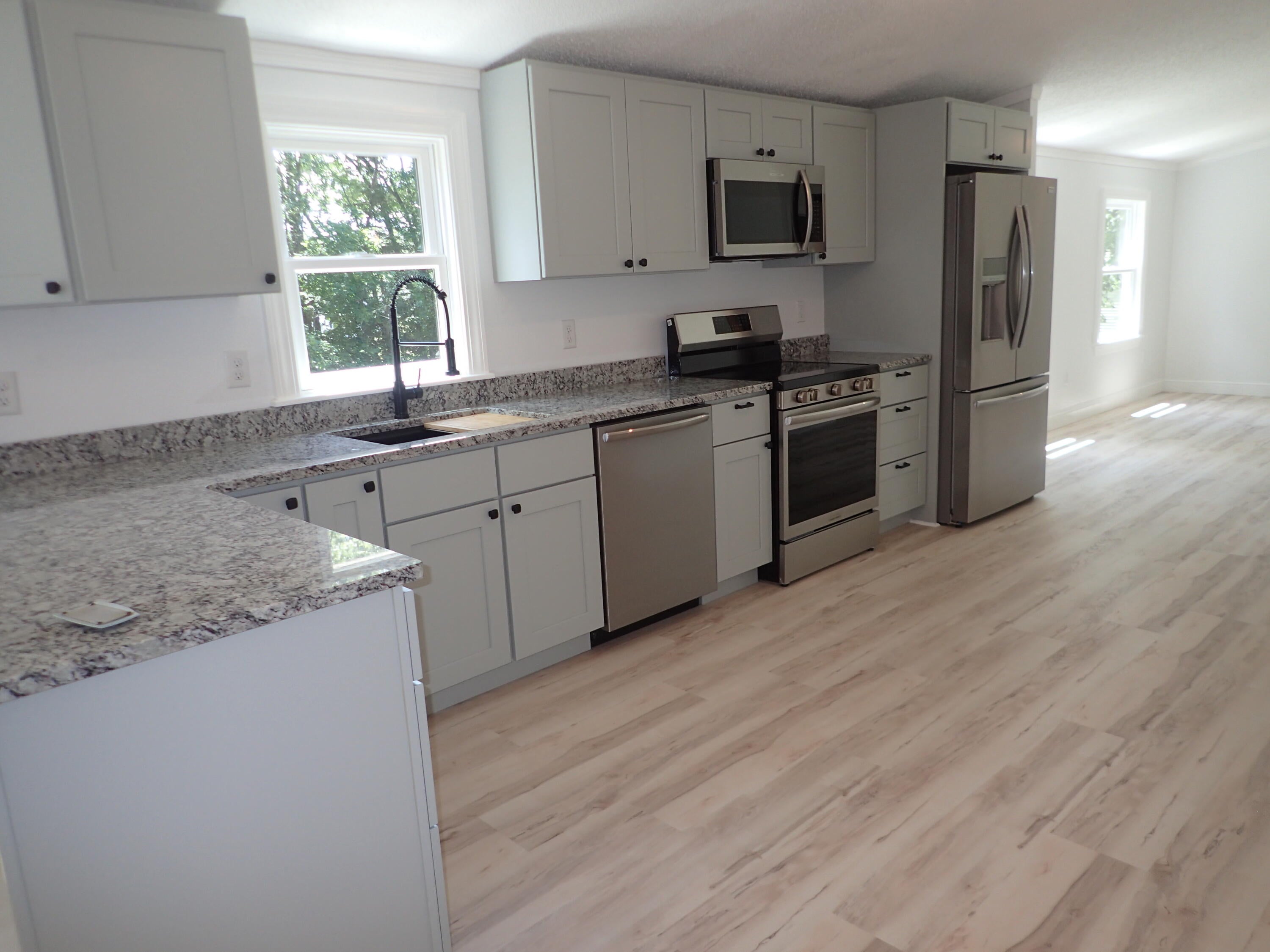 27 Blackberry Hill Road — photo