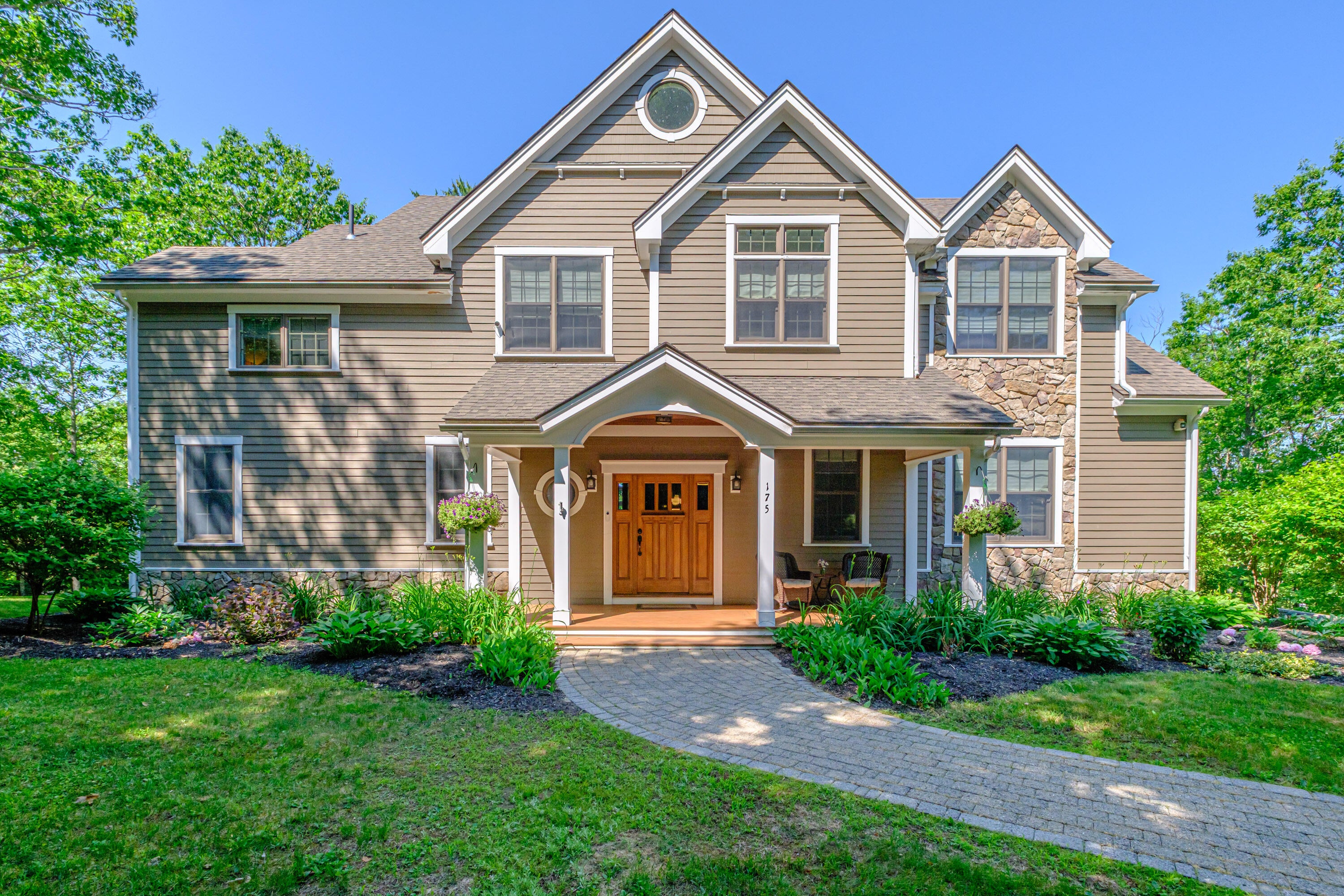 175 Acorn Drive — photo