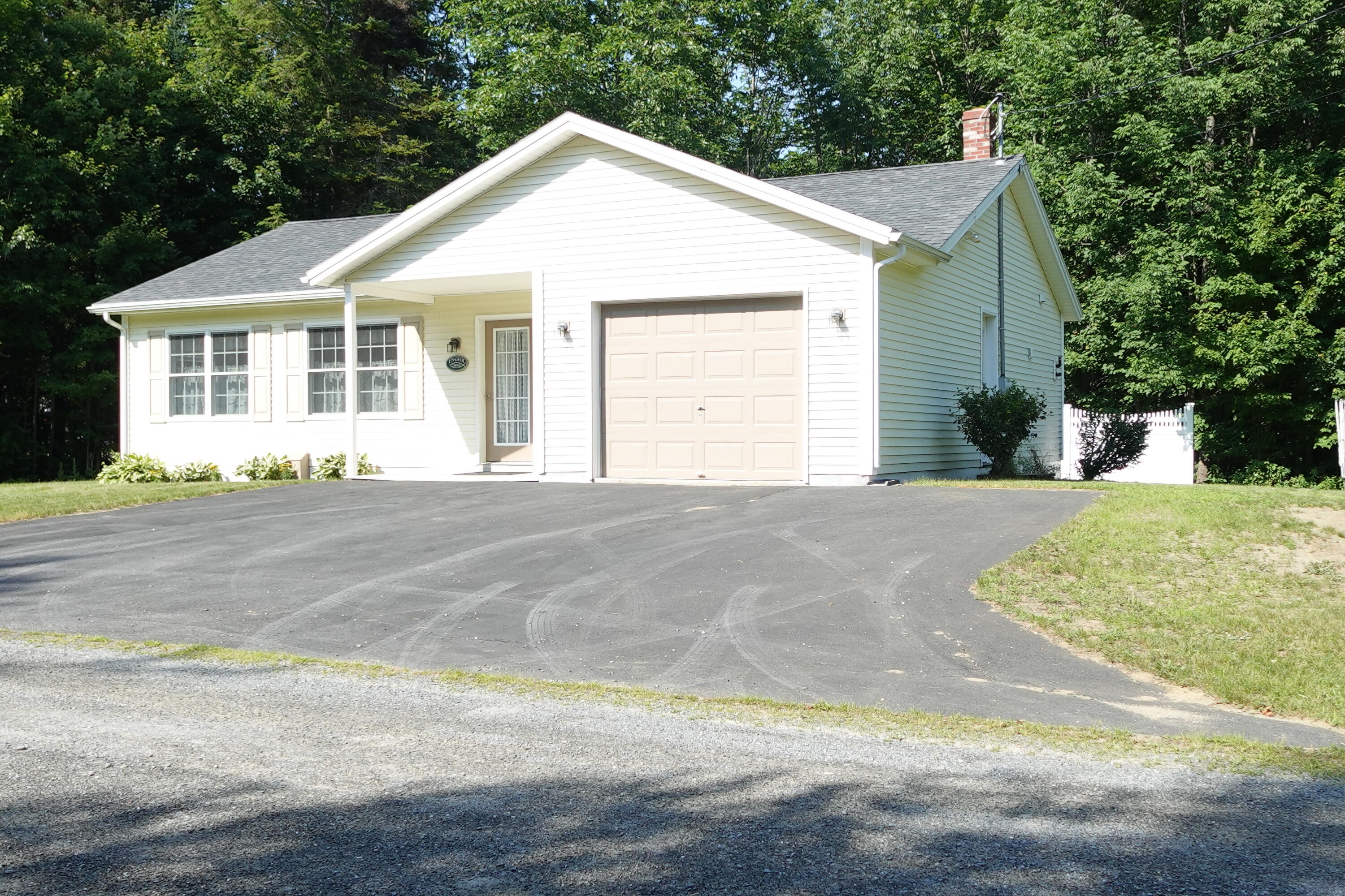 106 Harris Lane — photo