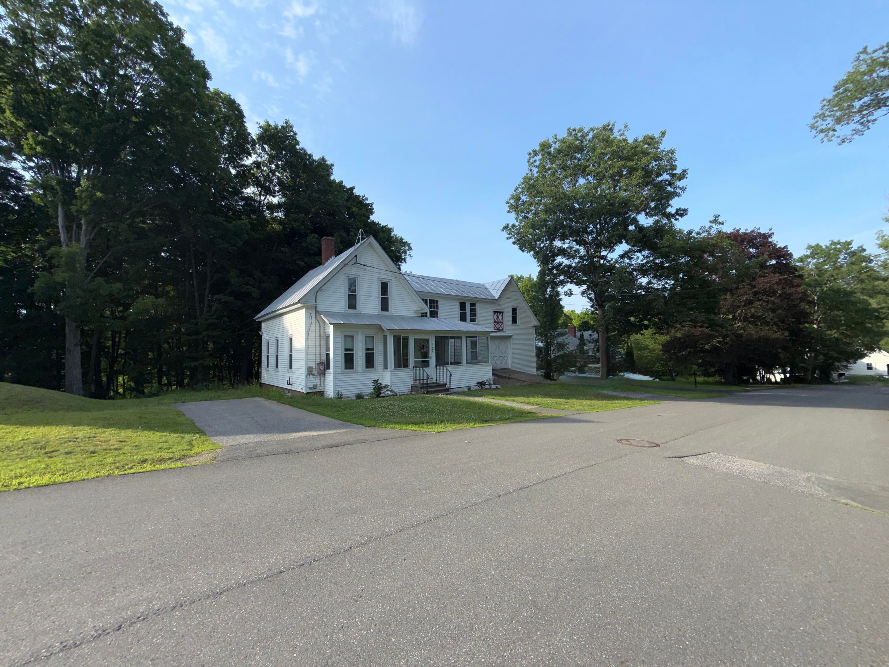 124 Lake Avenue — photo