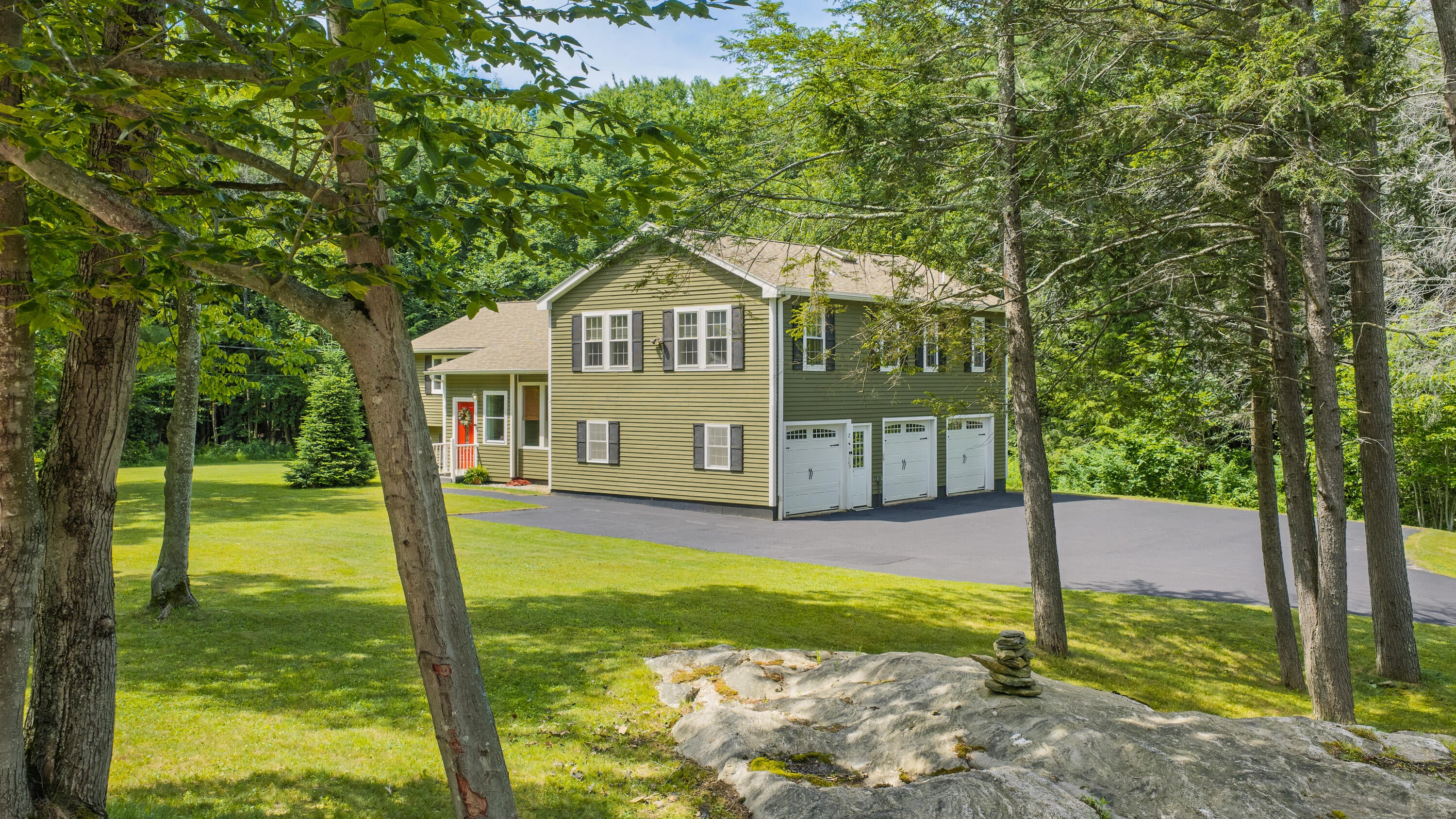 2 Little Brook Drive — photo
