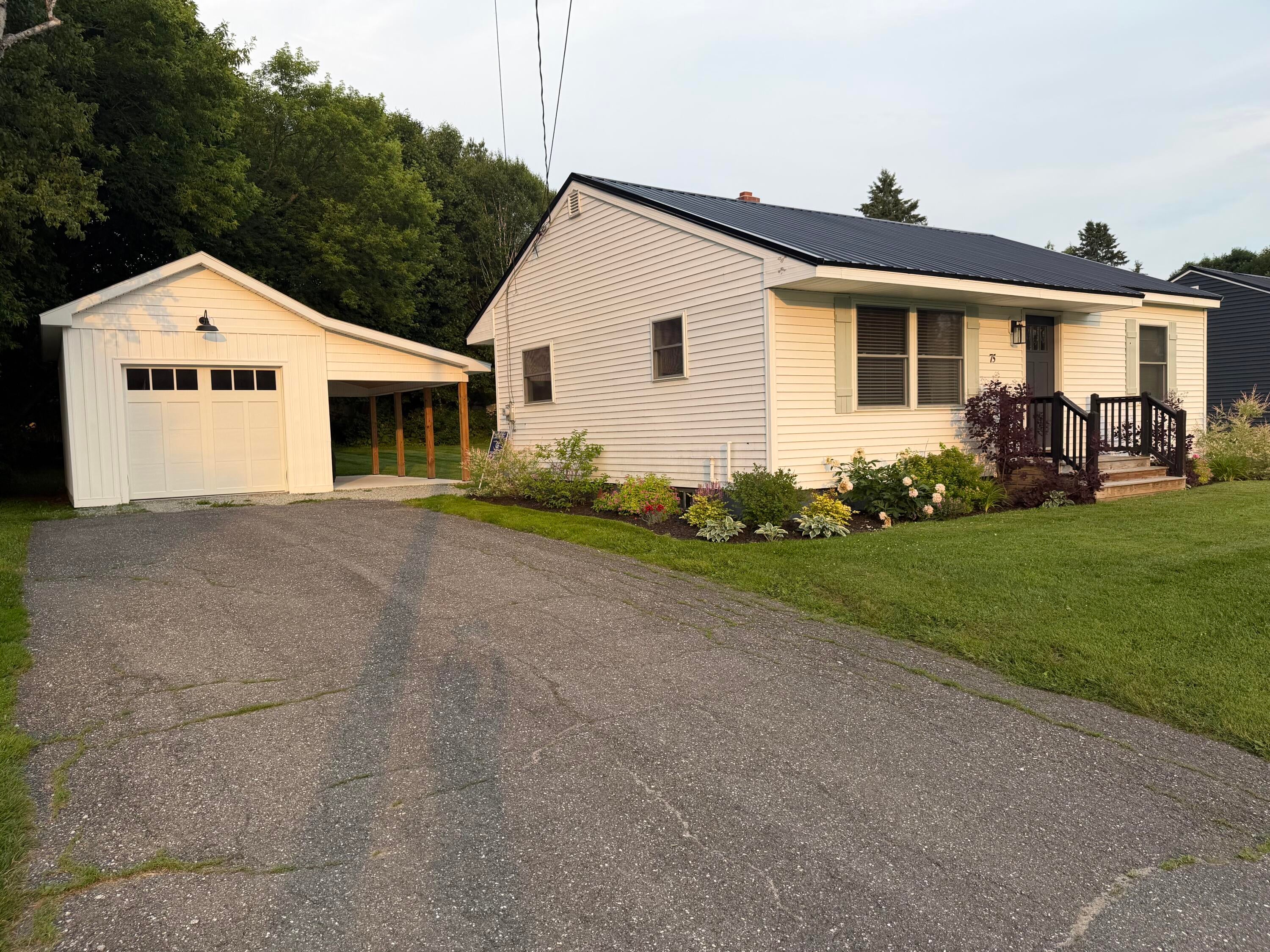 75 Dupont Drive — photo