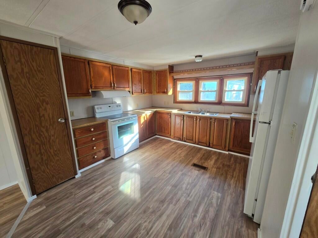 15 Sweet Fern Drive — photo