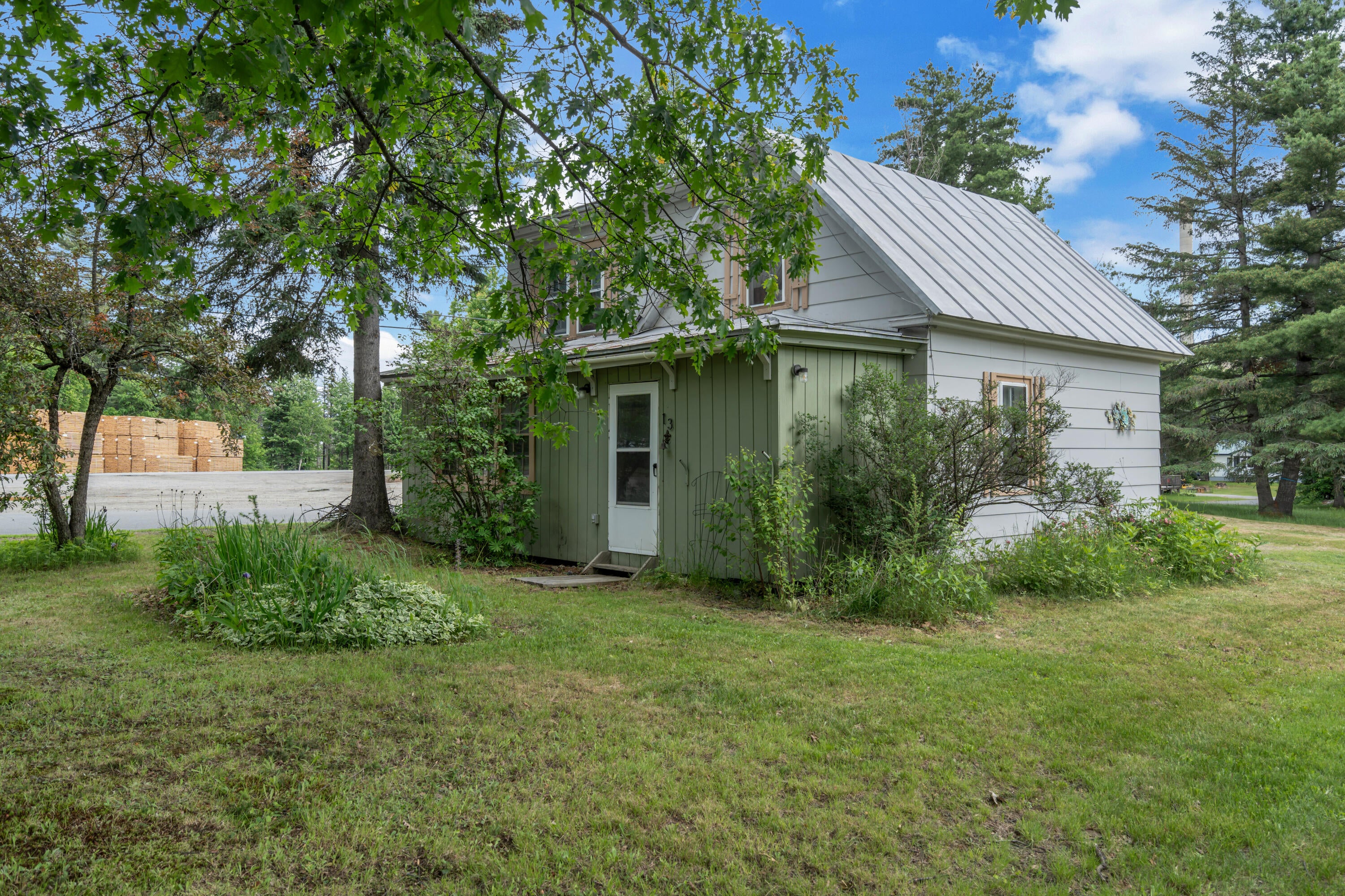 13 Main Street — photo