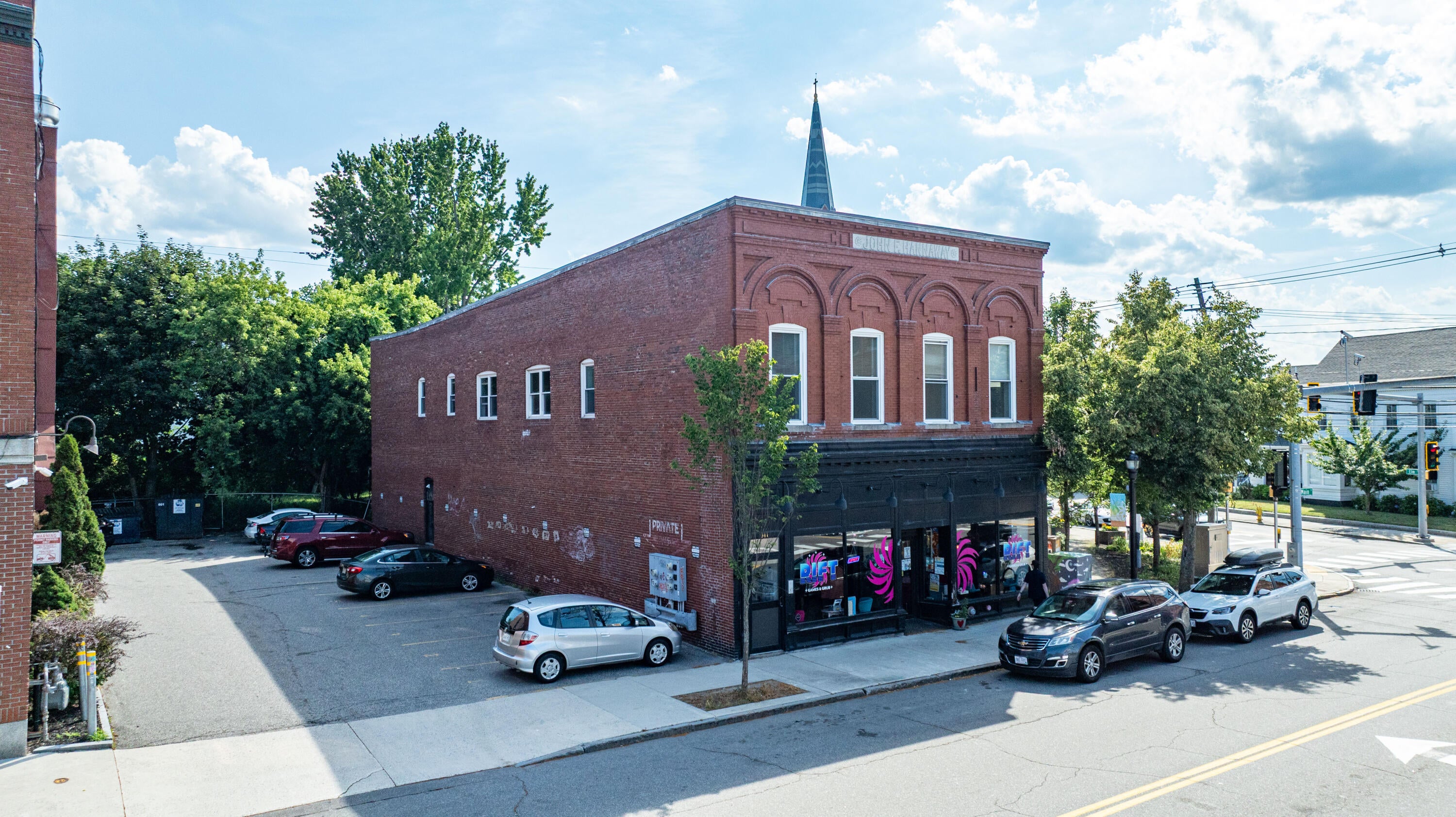 311 Main Street — photo