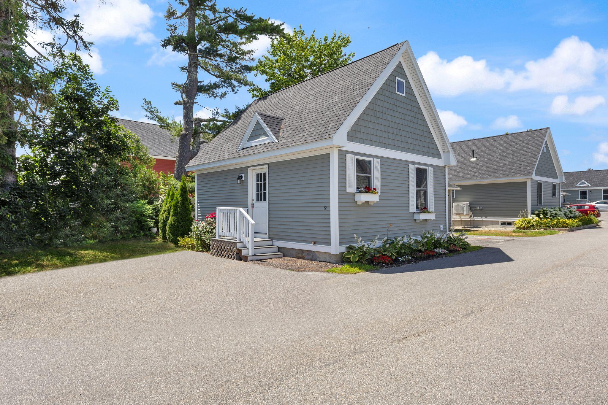 994 Portland Road 2 — photo