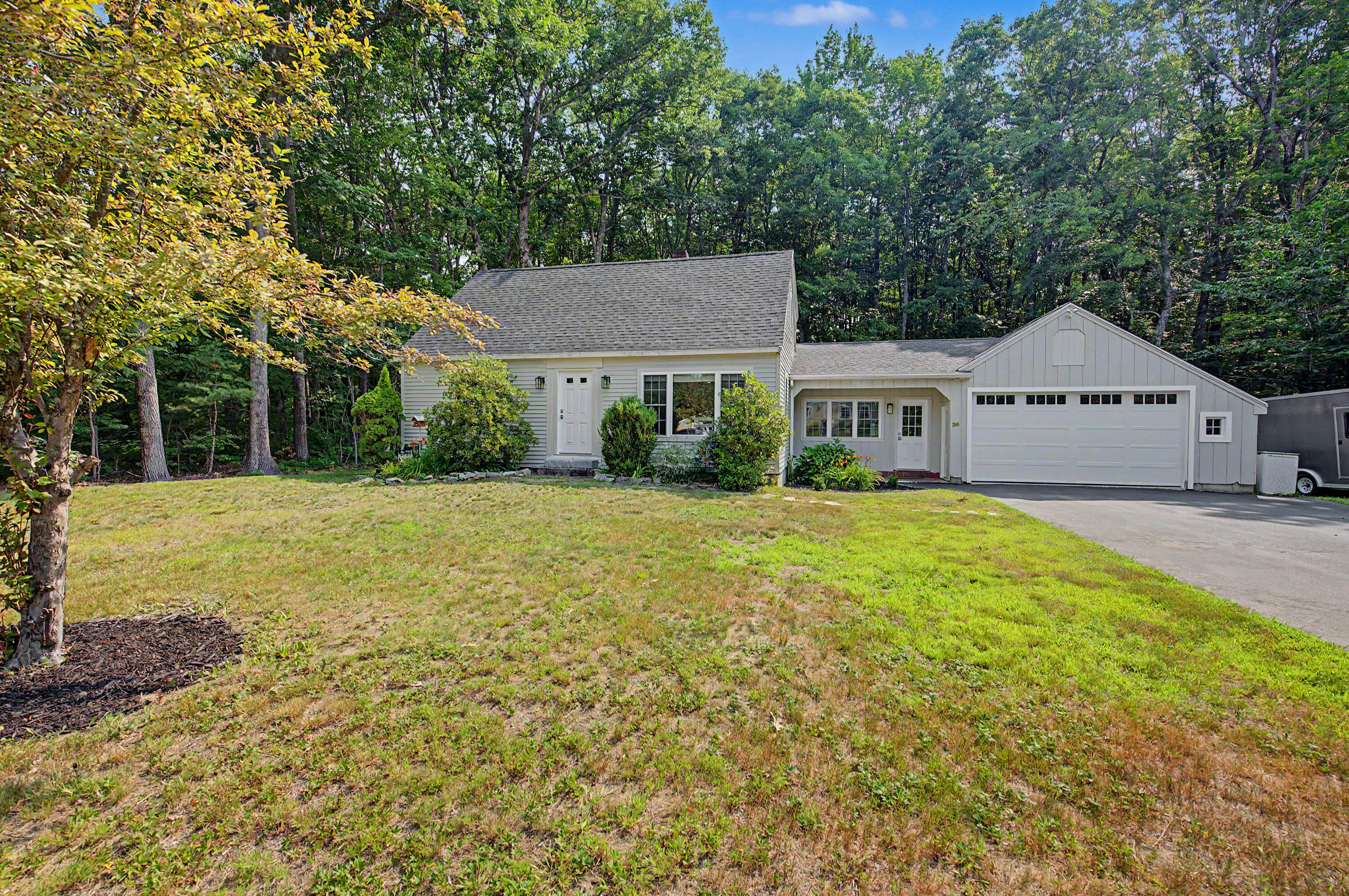 26 Kathy Lane — photo