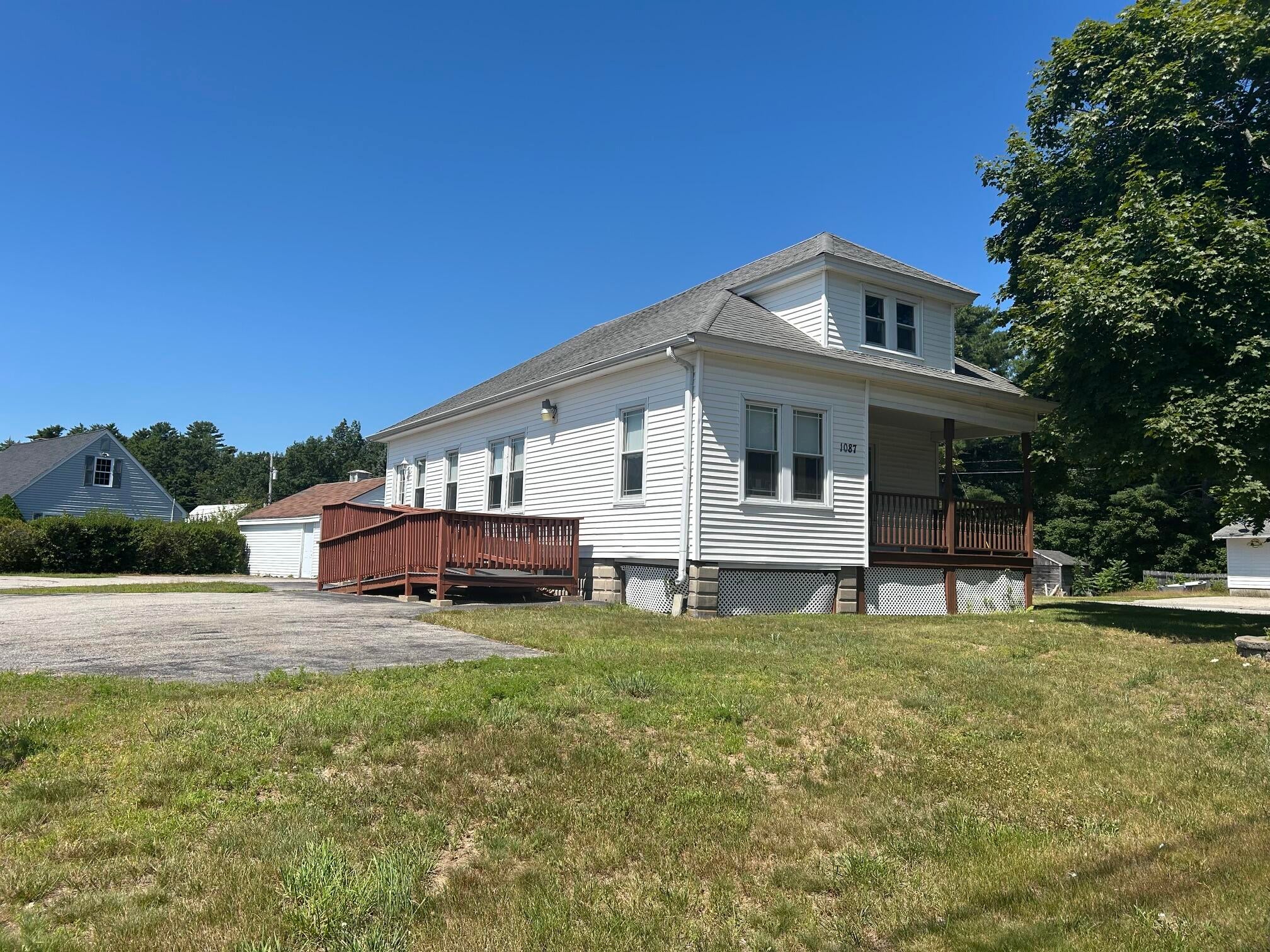1087 Main Street — photo