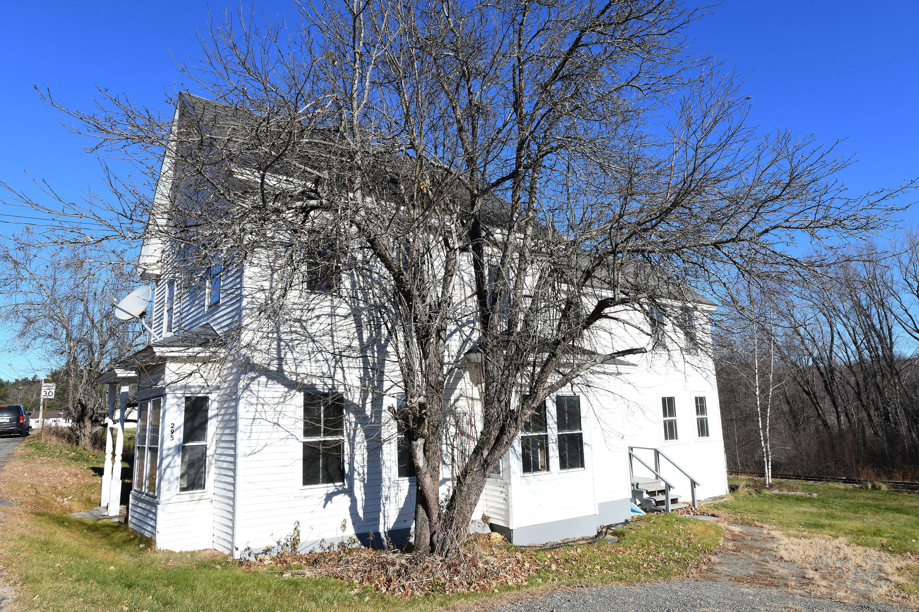 295 Main Road — photo