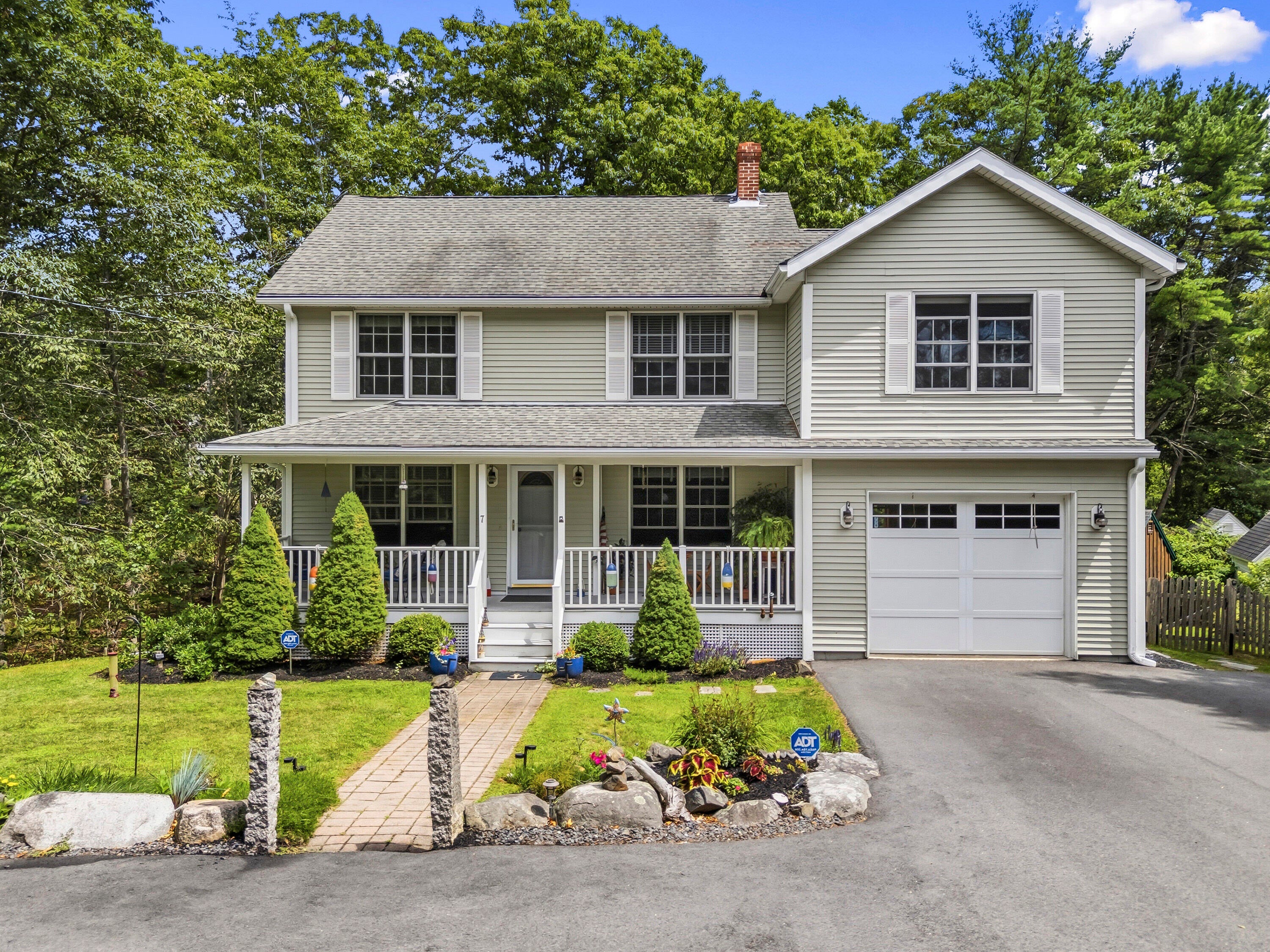7 Scott Avenue — photo