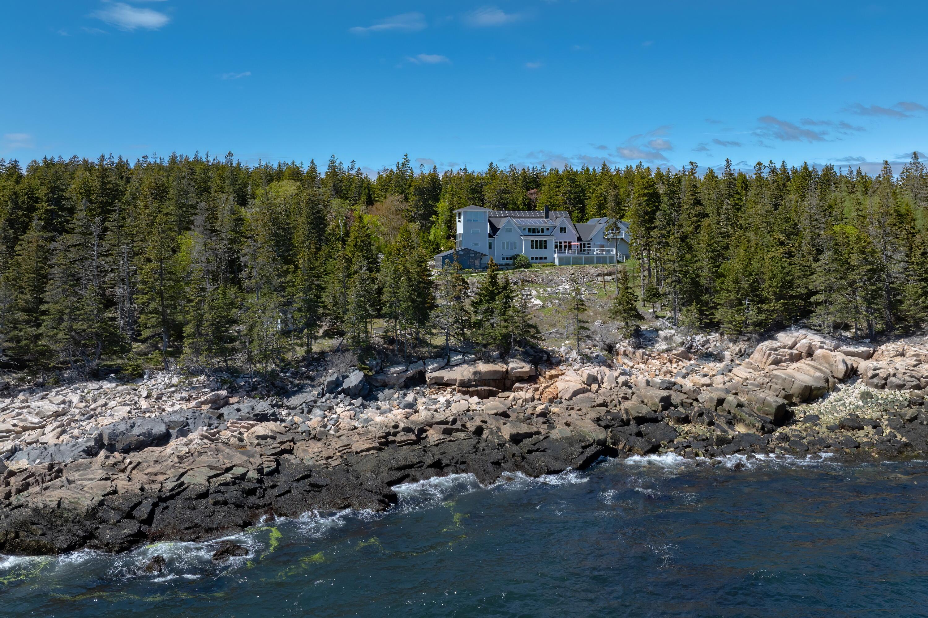 360 Red Point Road — photo