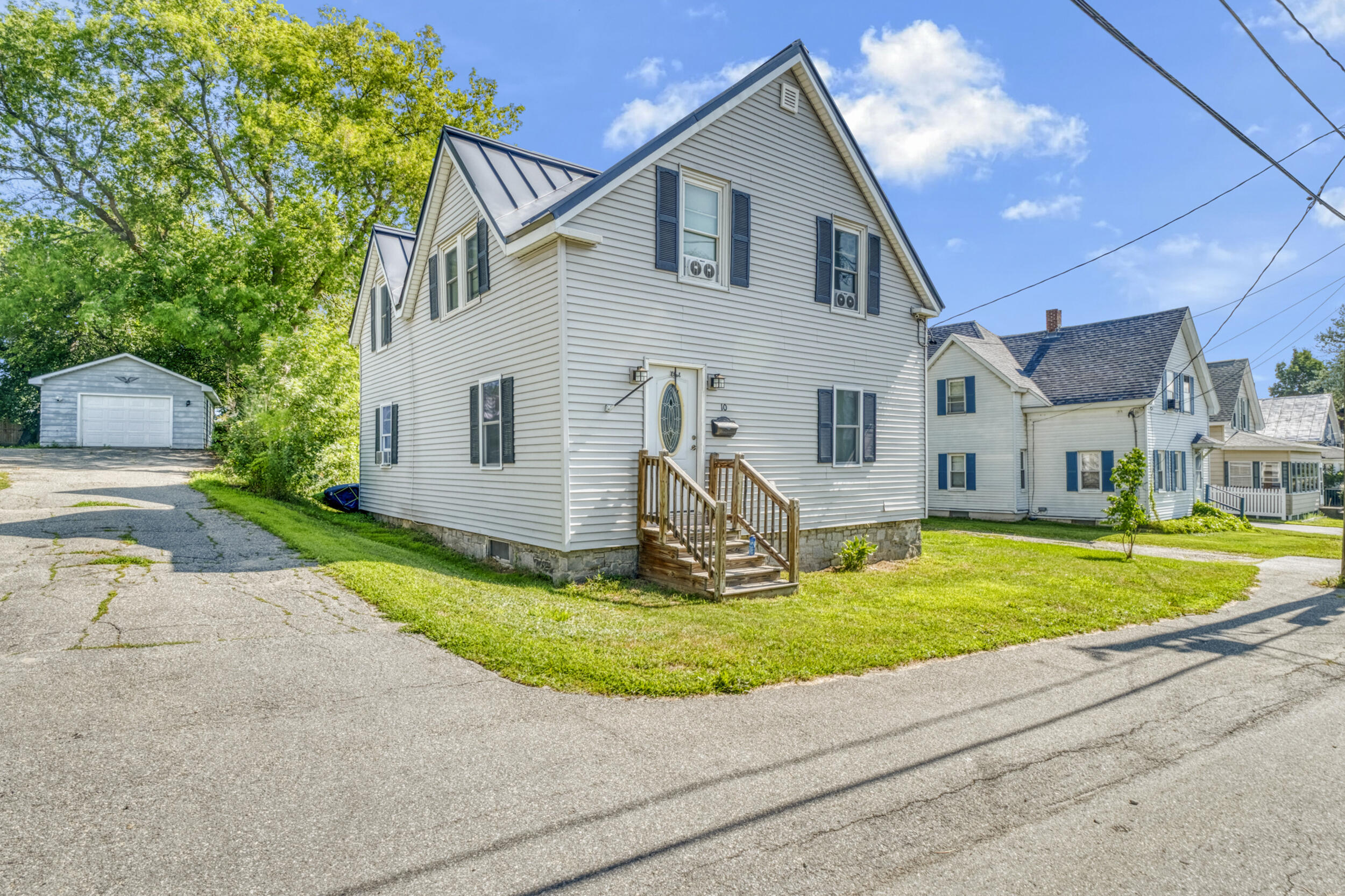 10 Pleasant Street — photo