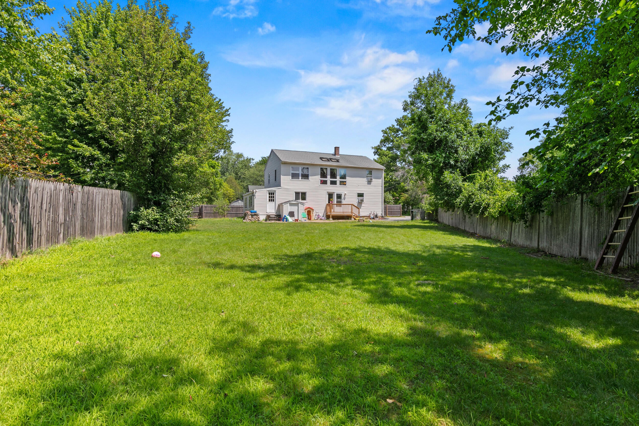 2 Wood Avenue — photo