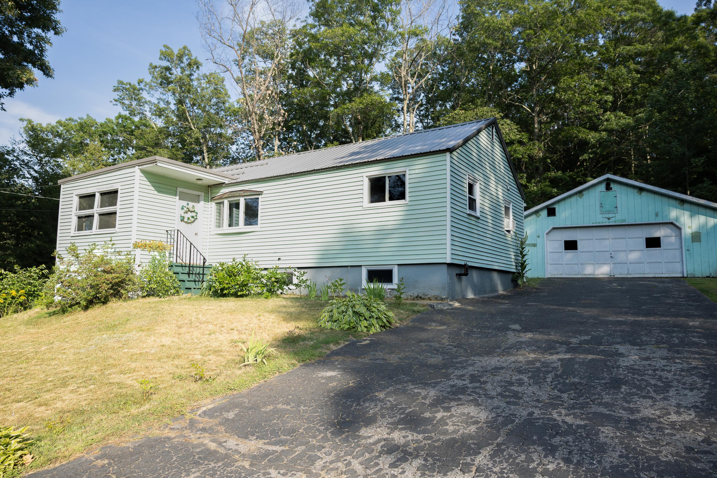 132 Apple Road — photo