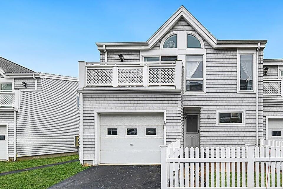 10 Ocean House Way 10 — photo