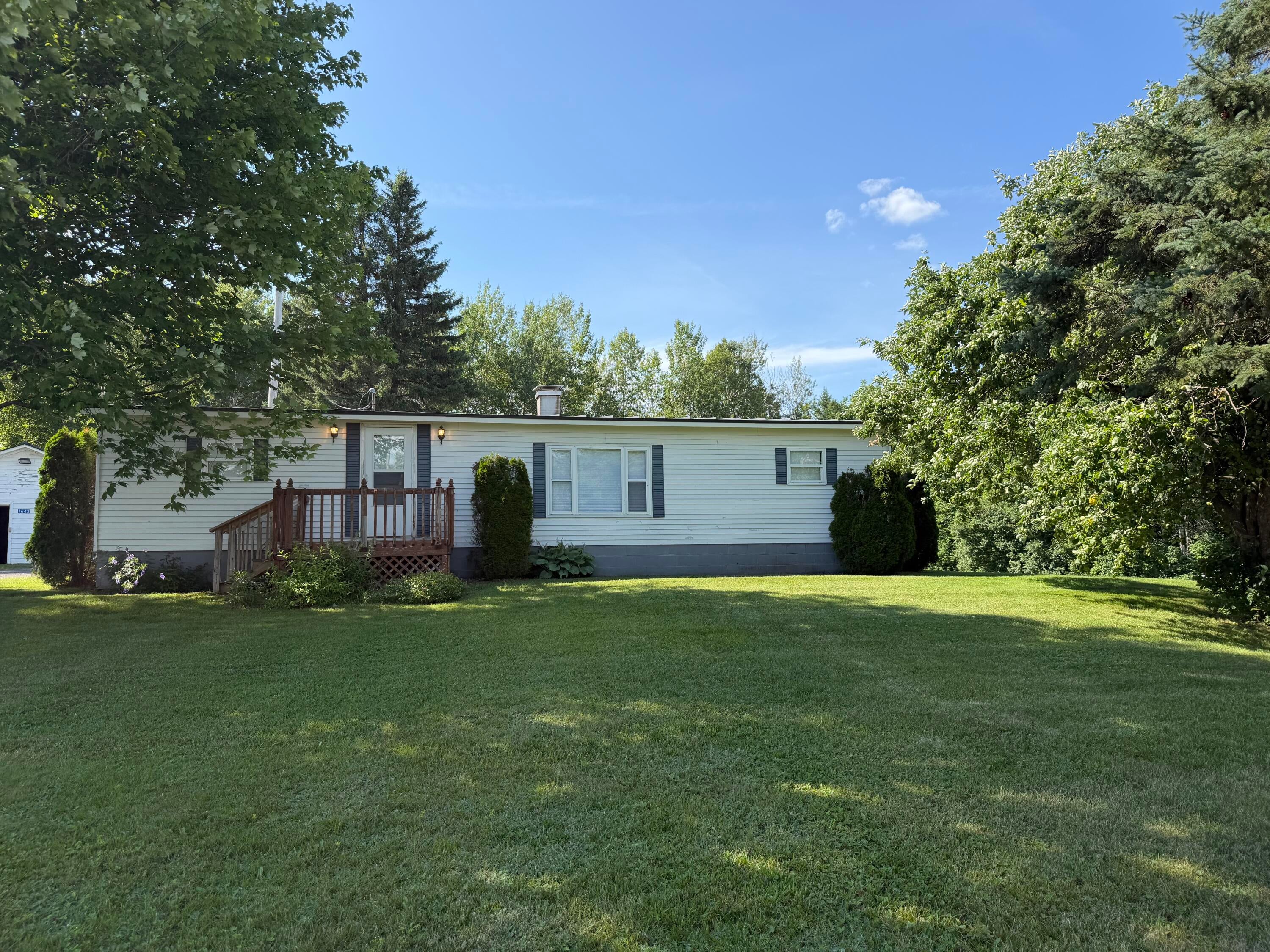 1643 Bangor Road — photo