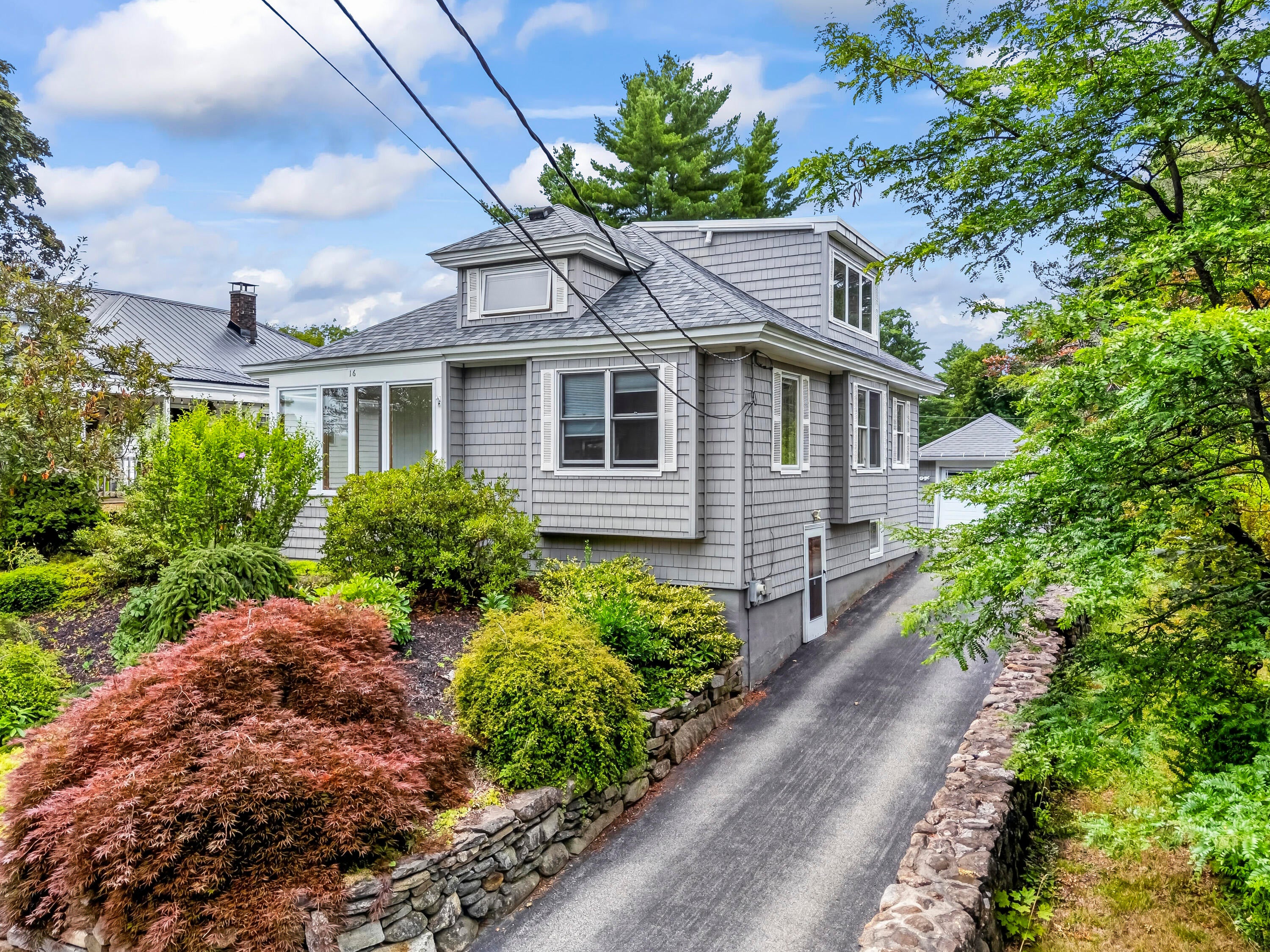 16 Beacon Avenue — photo
