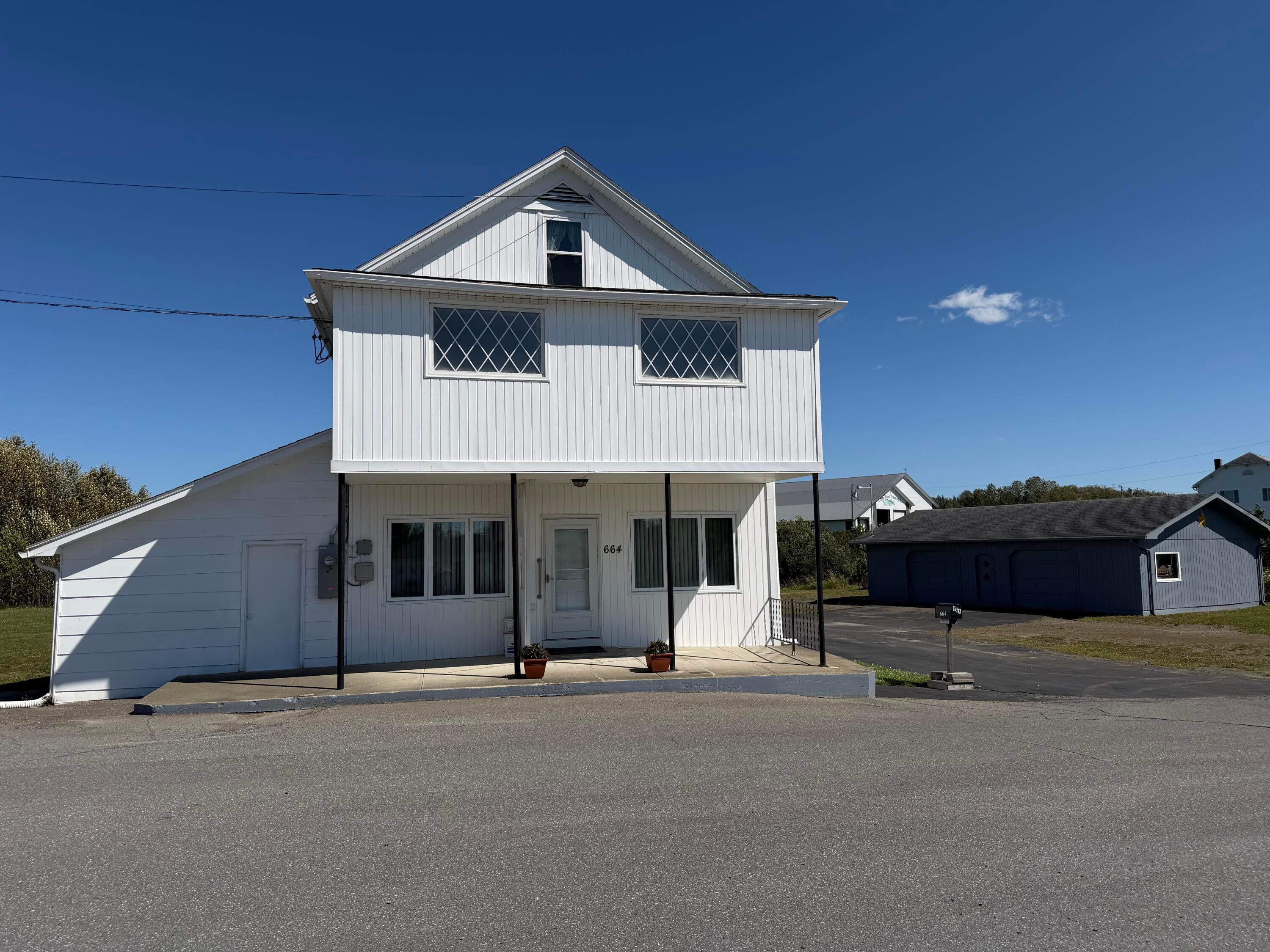 664 Beaulieu Road — photo