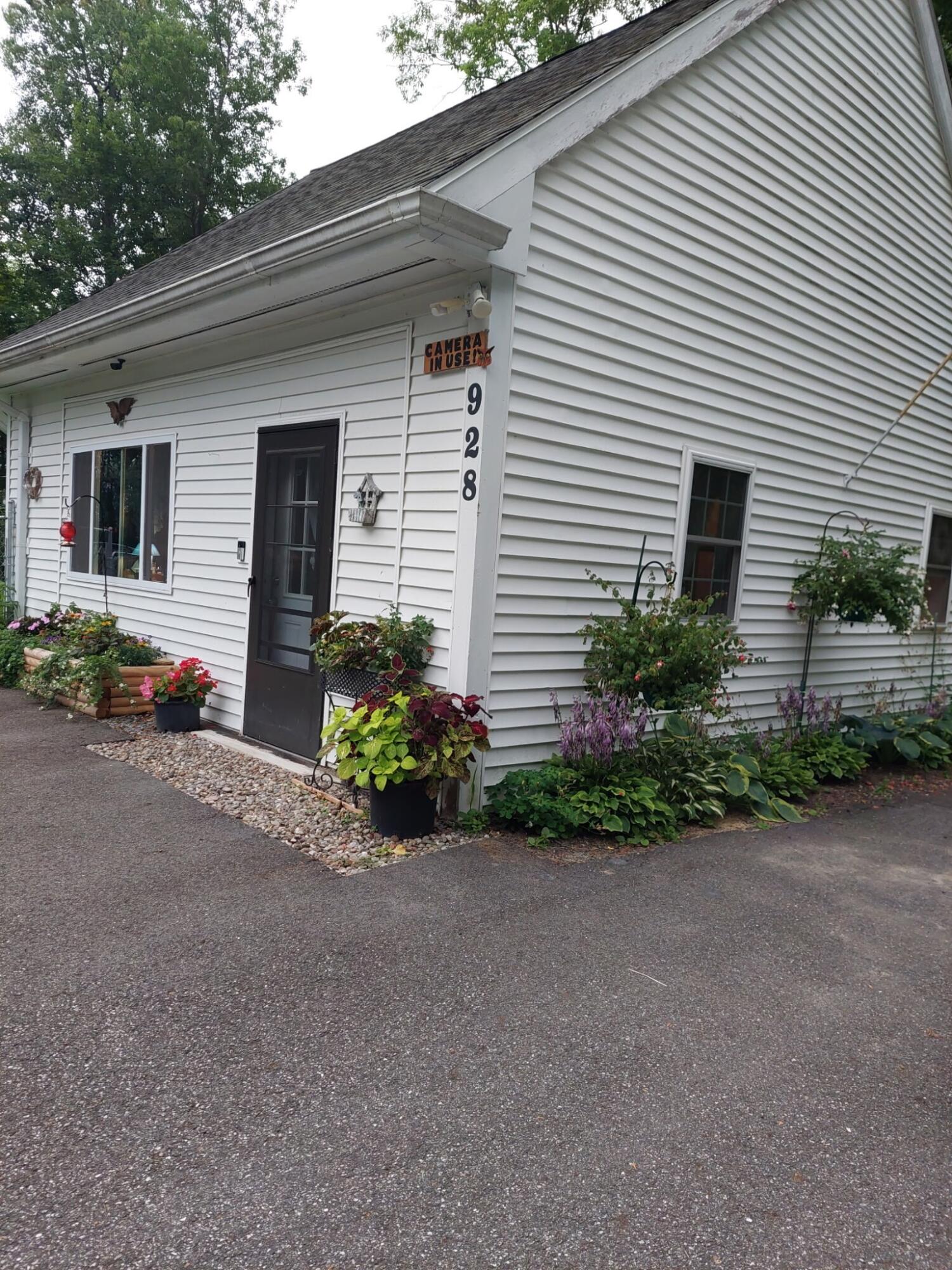 928 Main Street — photo