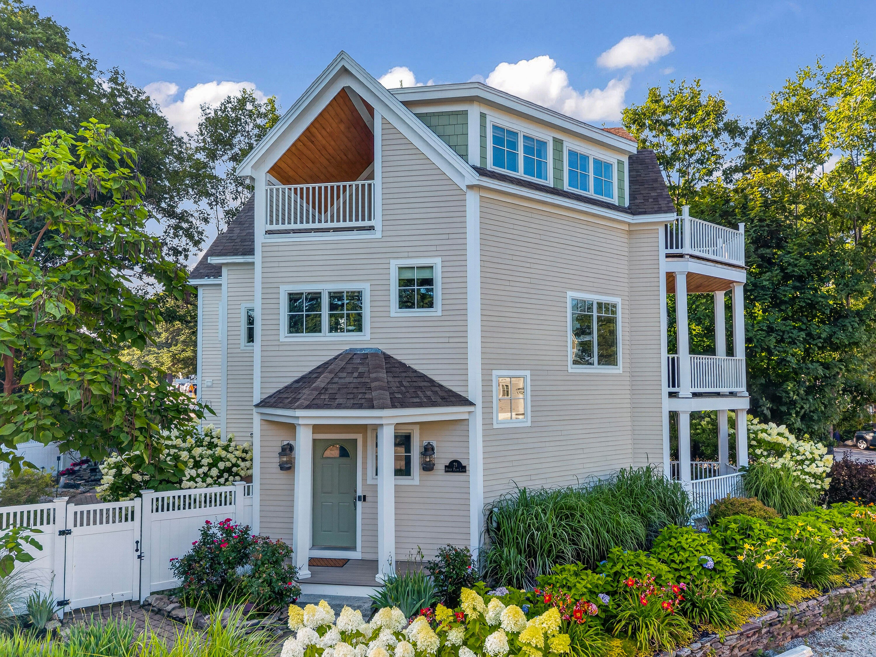 21 Beach Plum Lane — photo