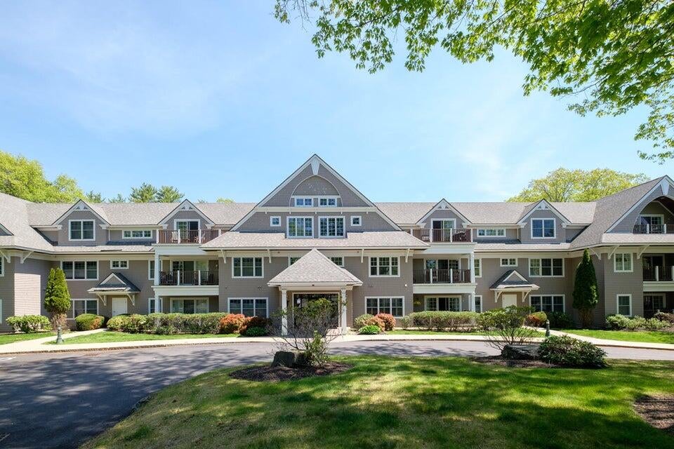100 Shepards Cove Road H205 — photo