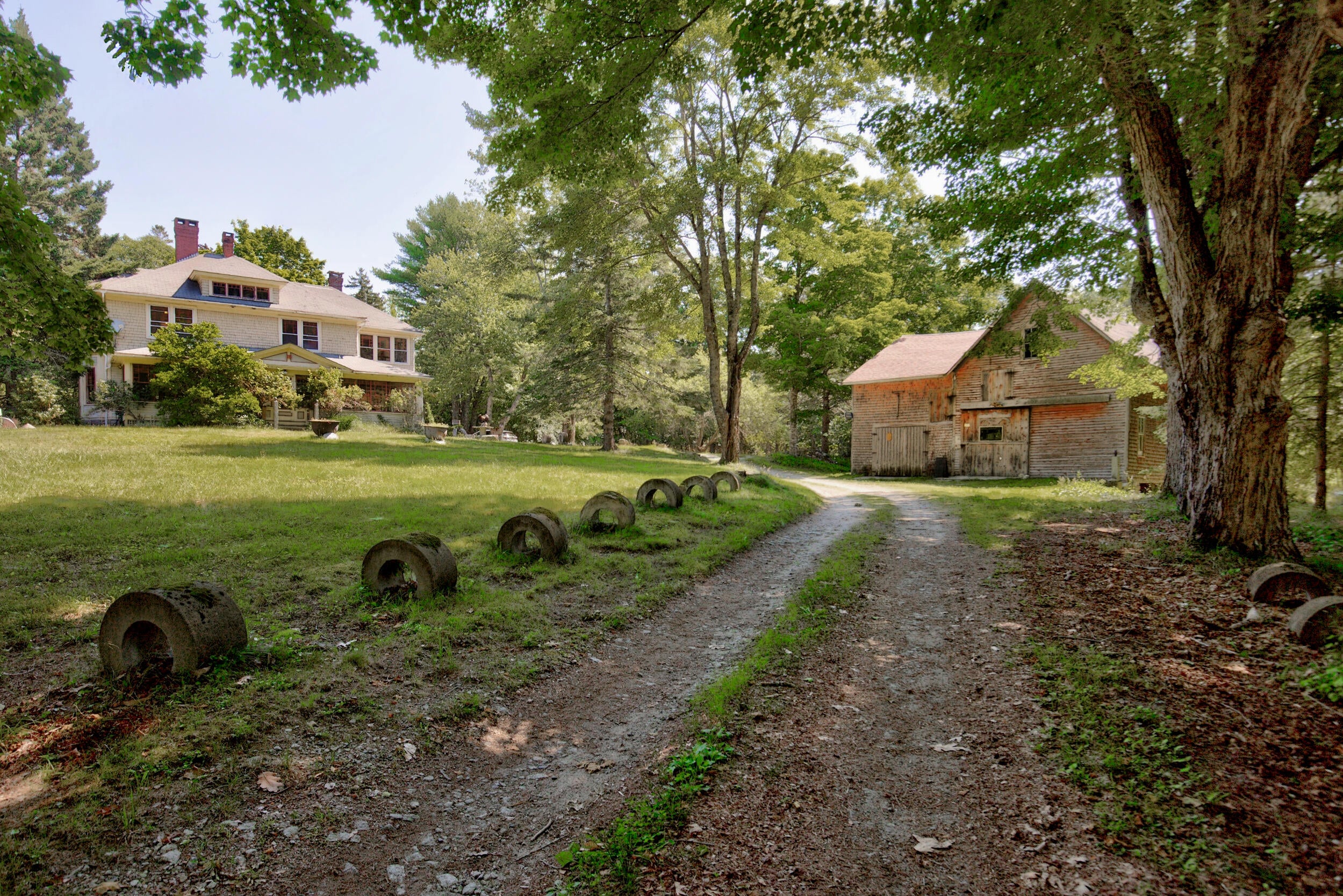 15 Robertson Lane — photo