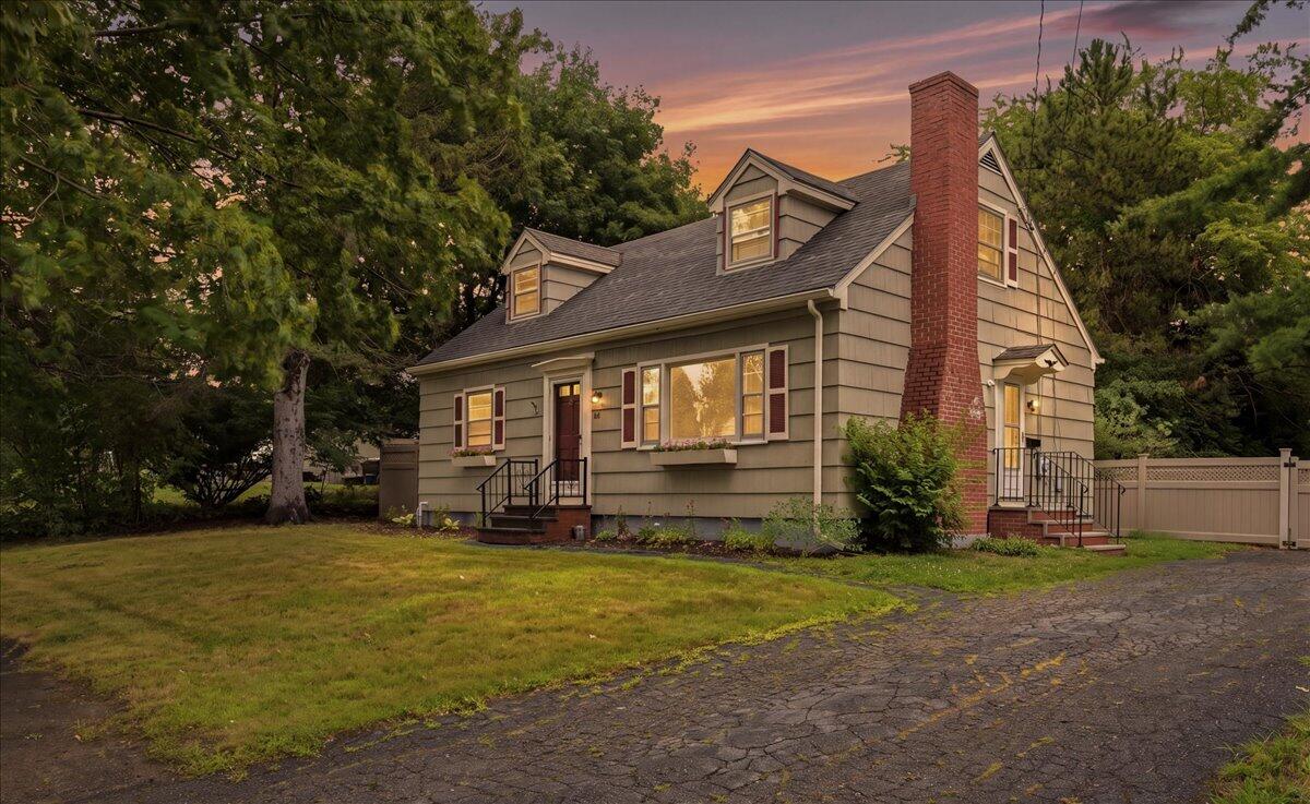 62 Graham Avenue S — photo