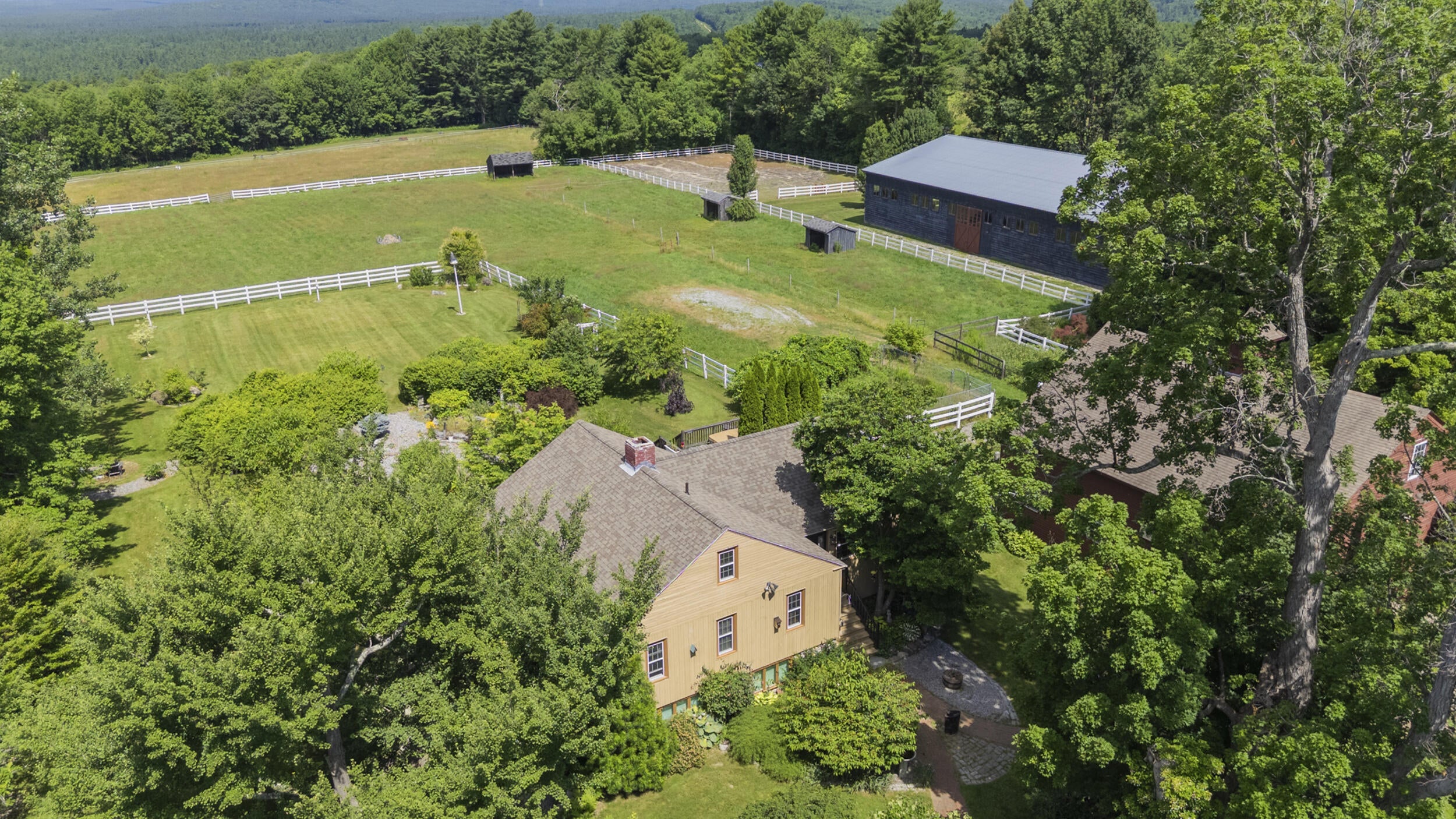 135 Leach Hill Road — photo
