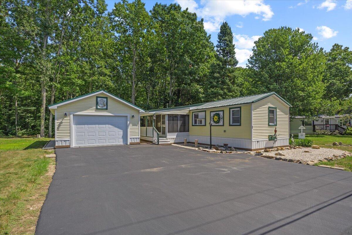 35 Leisure Drive — photo