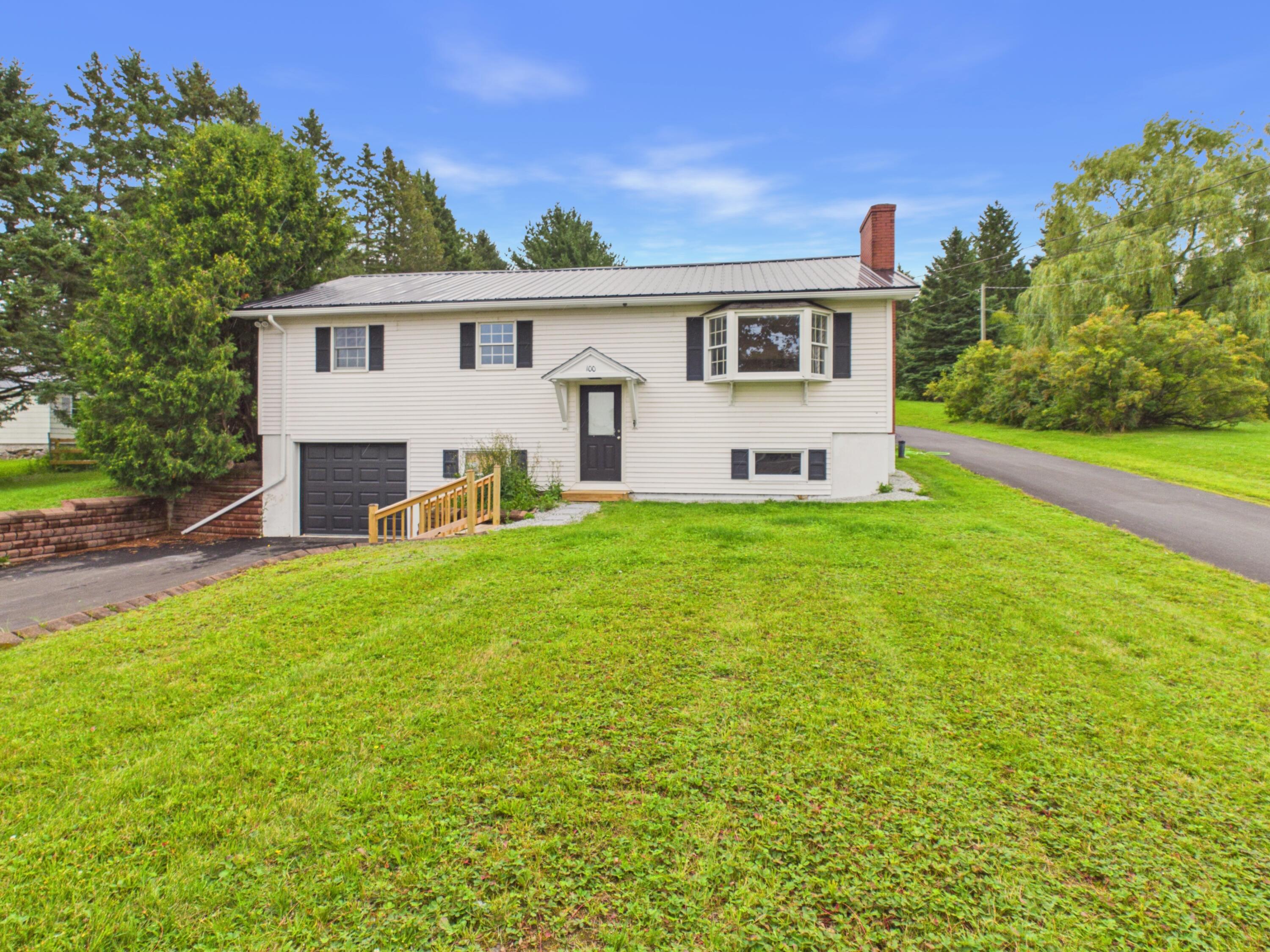 100 Hanson Lake Road — photo