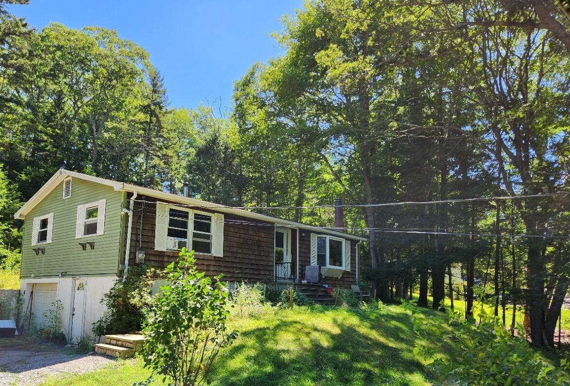 34 Hutchinson Drive — photo