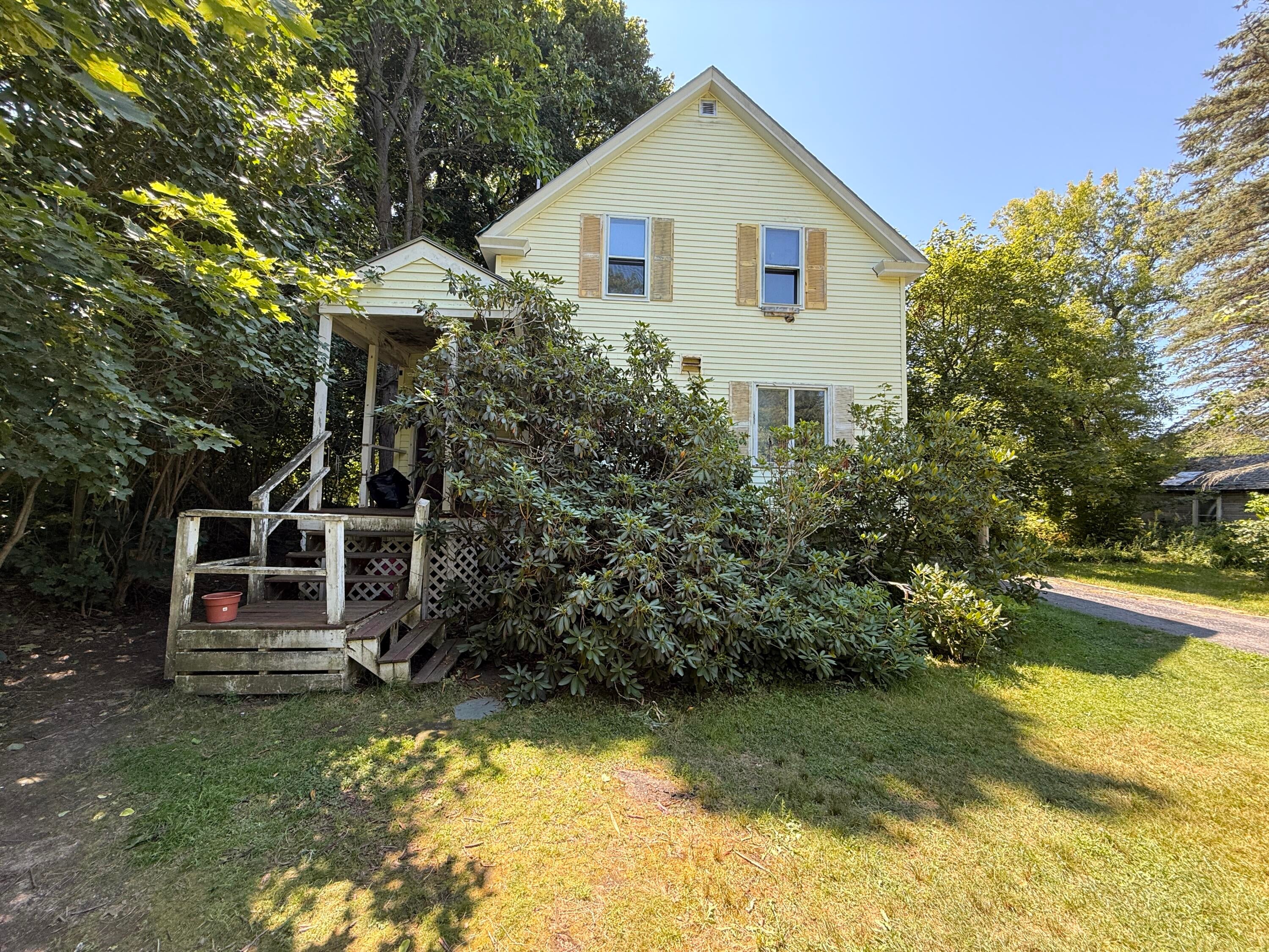 20 Middle Avenue — photo