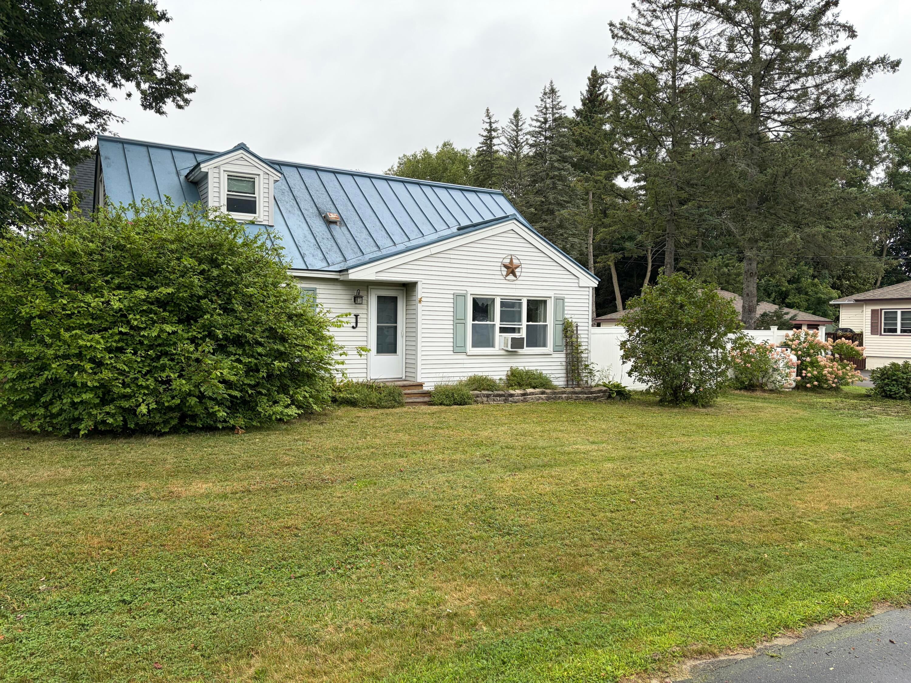 7 Lucille Street — photo